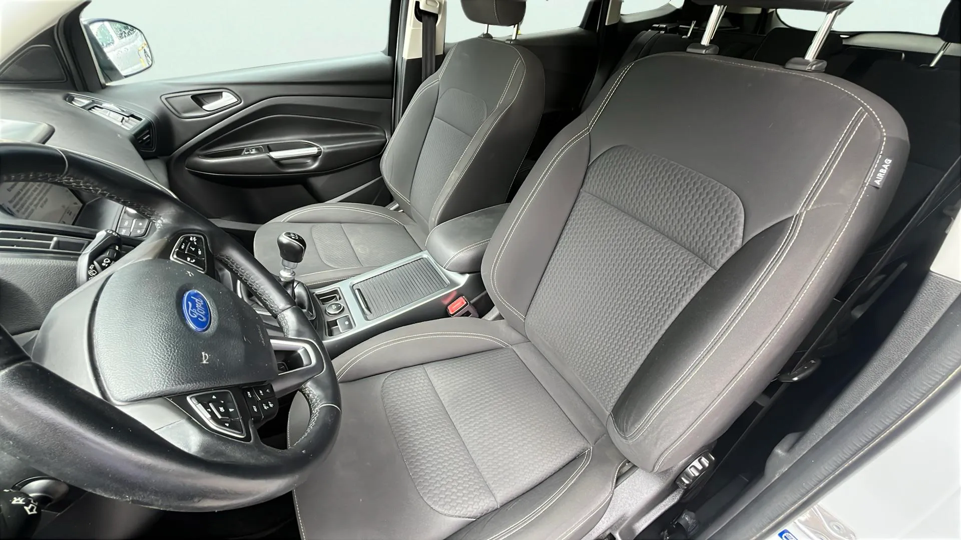 Ford Kuga 1.5 EcoBoost 4x2 Trend - foto 18