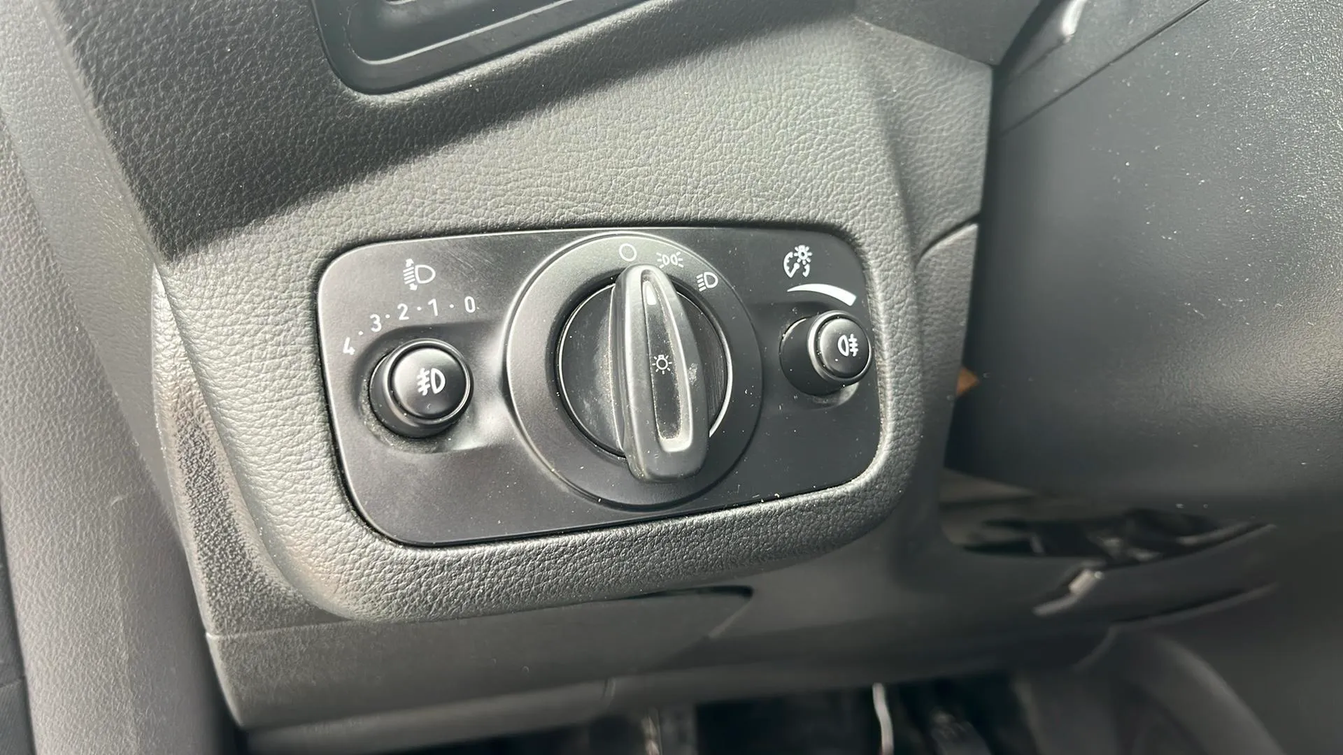 Ford Kuga 1.5 EcoBoost 4x2 Trend - foto 9
