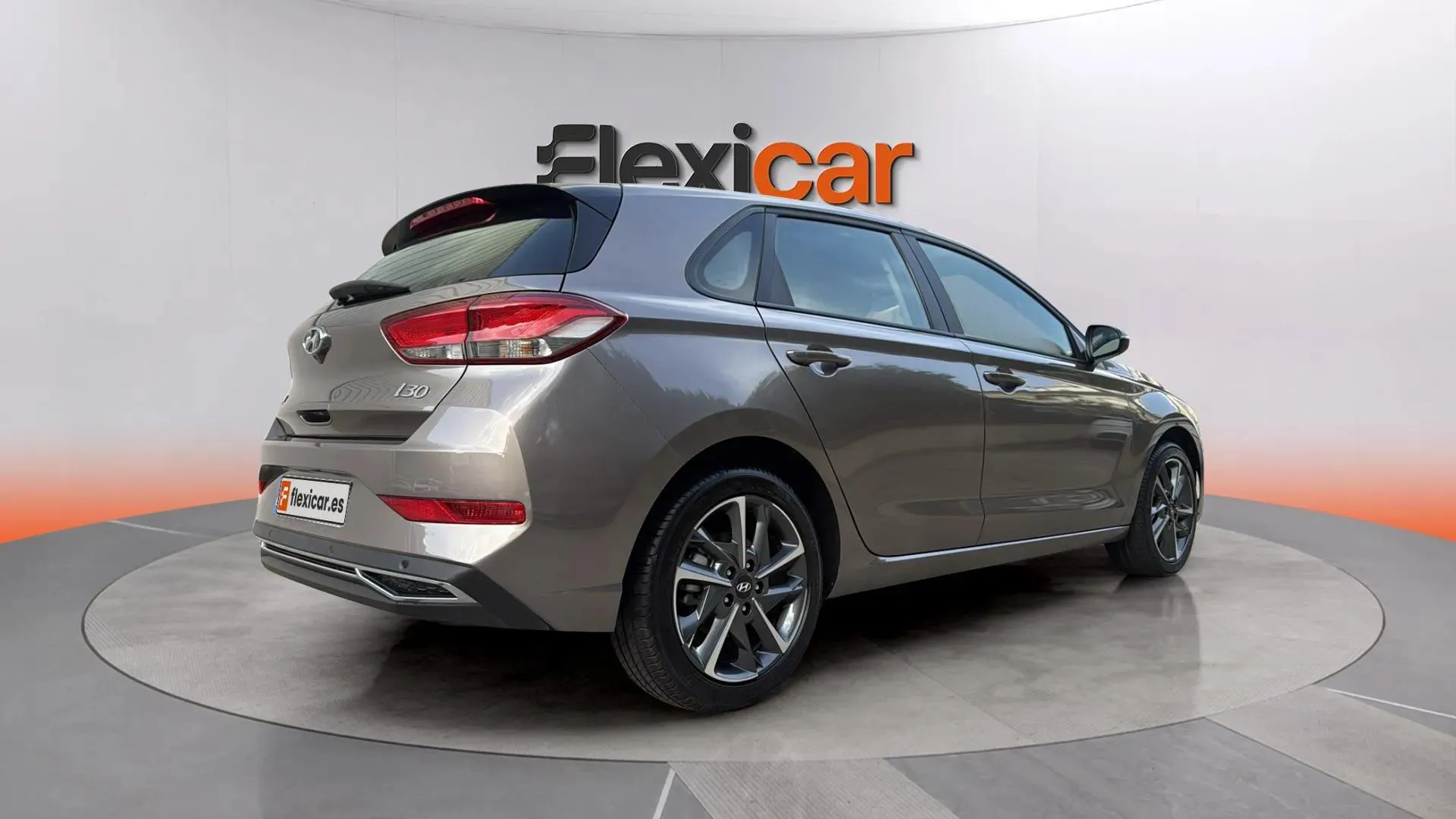 Hyundai i30 1.5 DPI Essence - foto 8