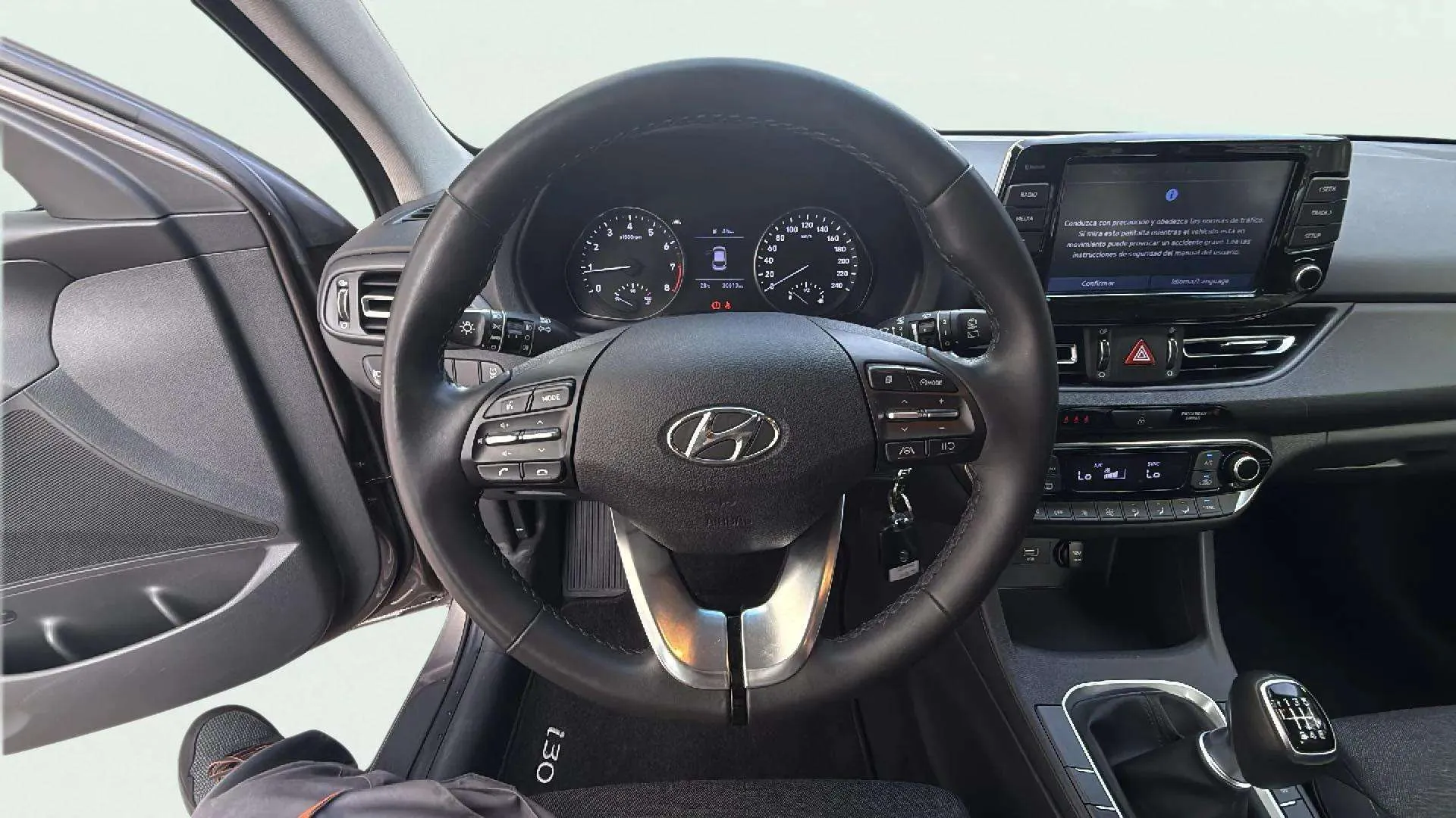 Hyundai i30 1.5 DPI Essence - foto 11