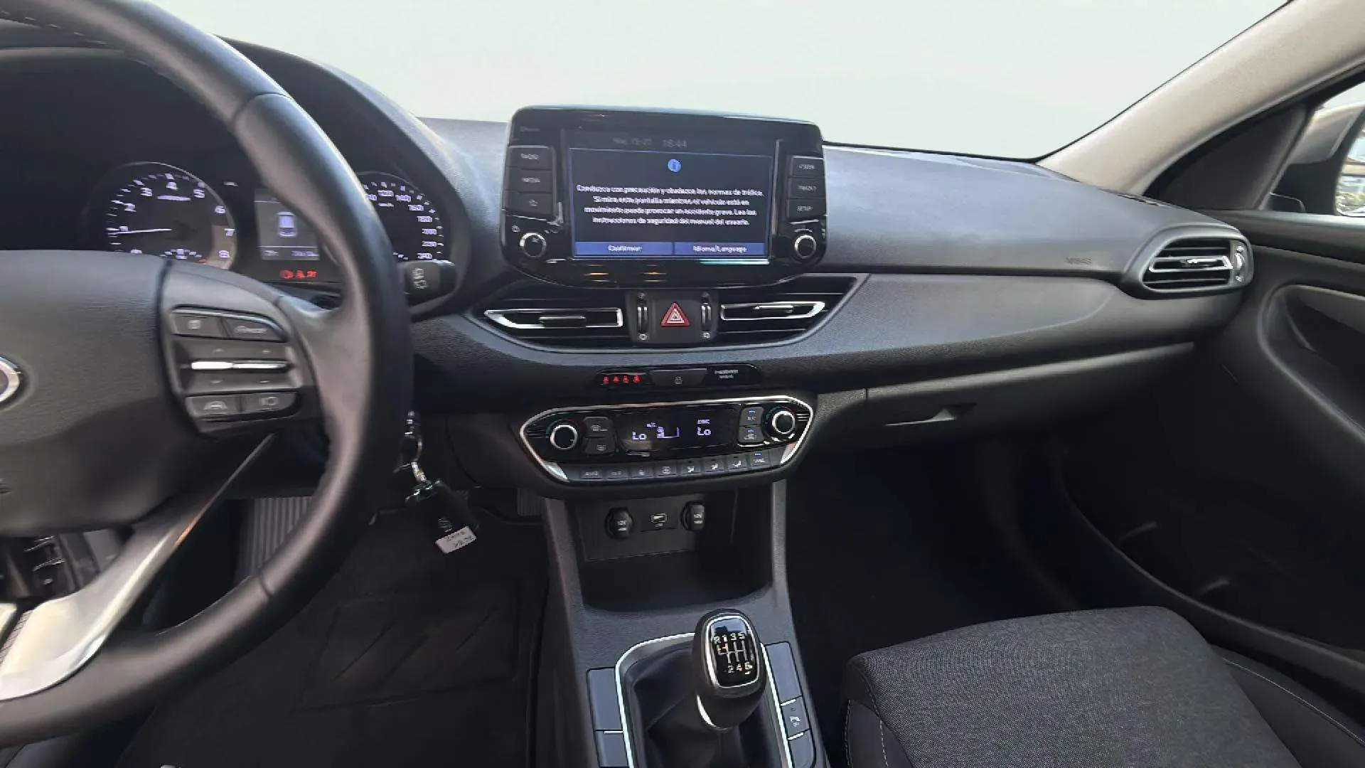 Hyundai i30 1.5 DPI Essence - foto 12