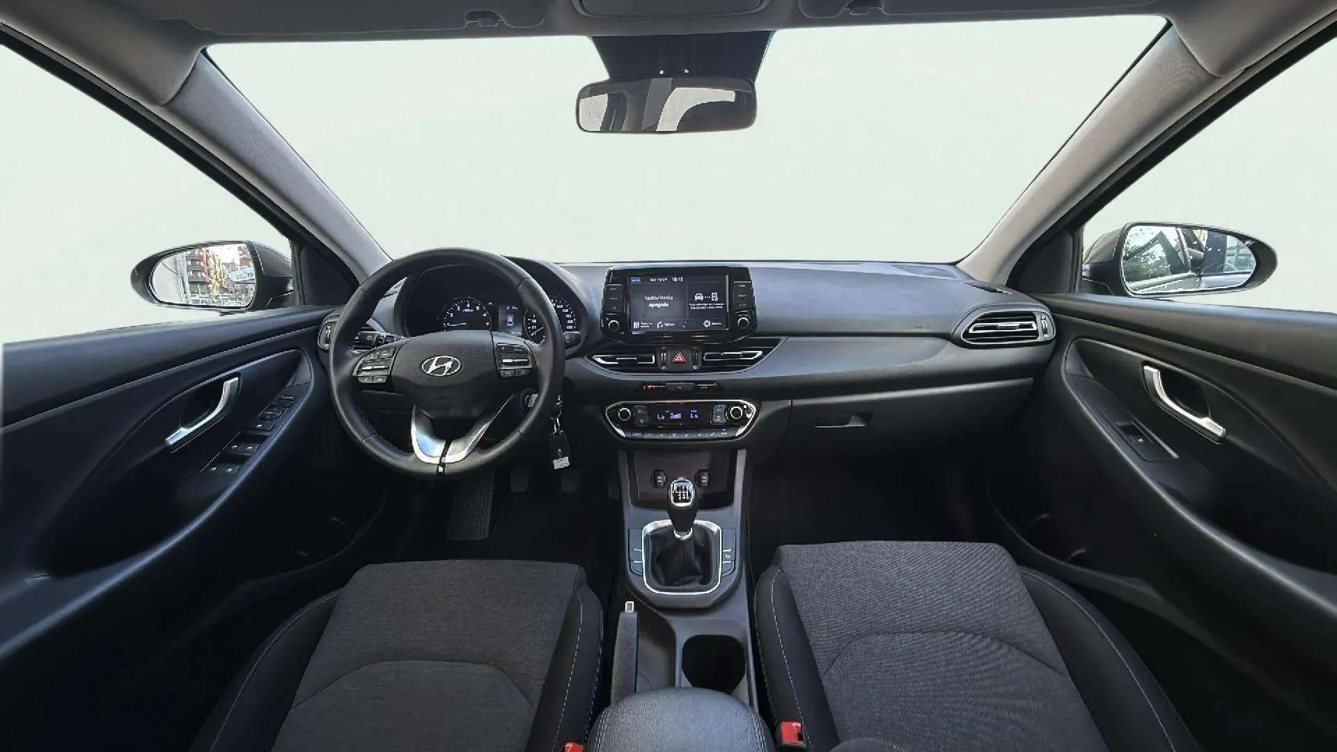 Hyundai i30 1.5 DPI Essence - foto 10