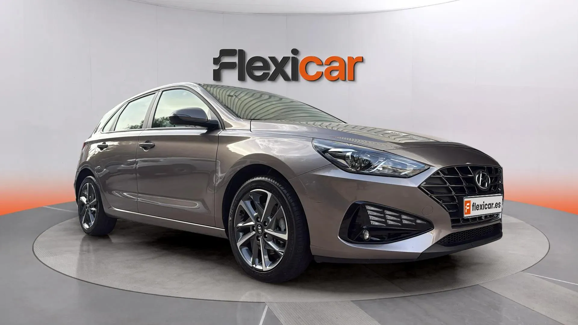 Hyundai i30 1.5 DPI Essence - foto 1