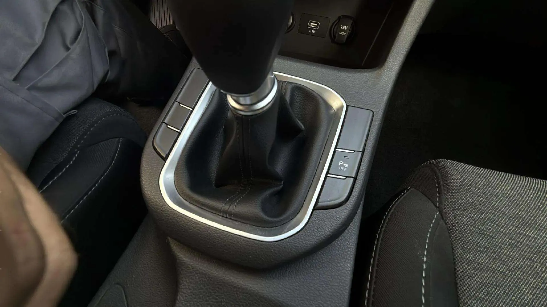 Hyundai i30 1.5 DPI Essence - foto 17