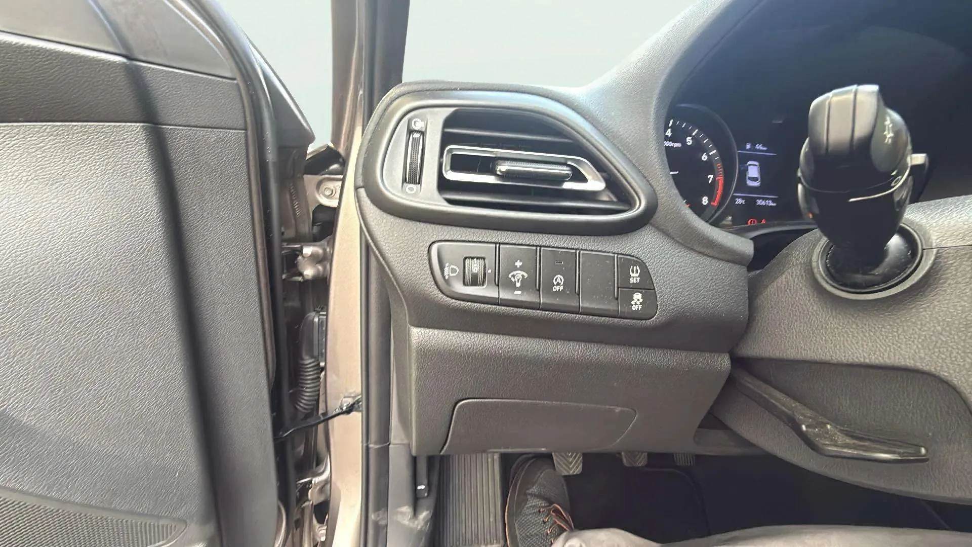 Hyundai i30 1.5 DPI Essence - foto 16
