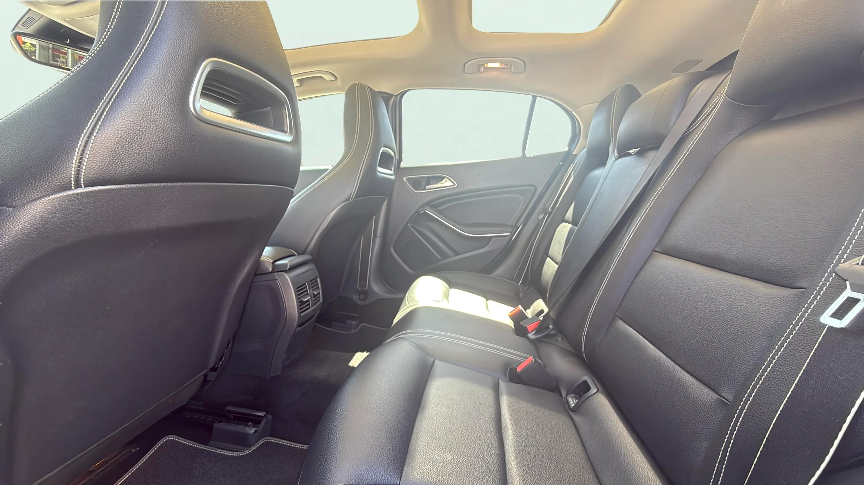 Mercedes-Benz GLA 200 - foto 16