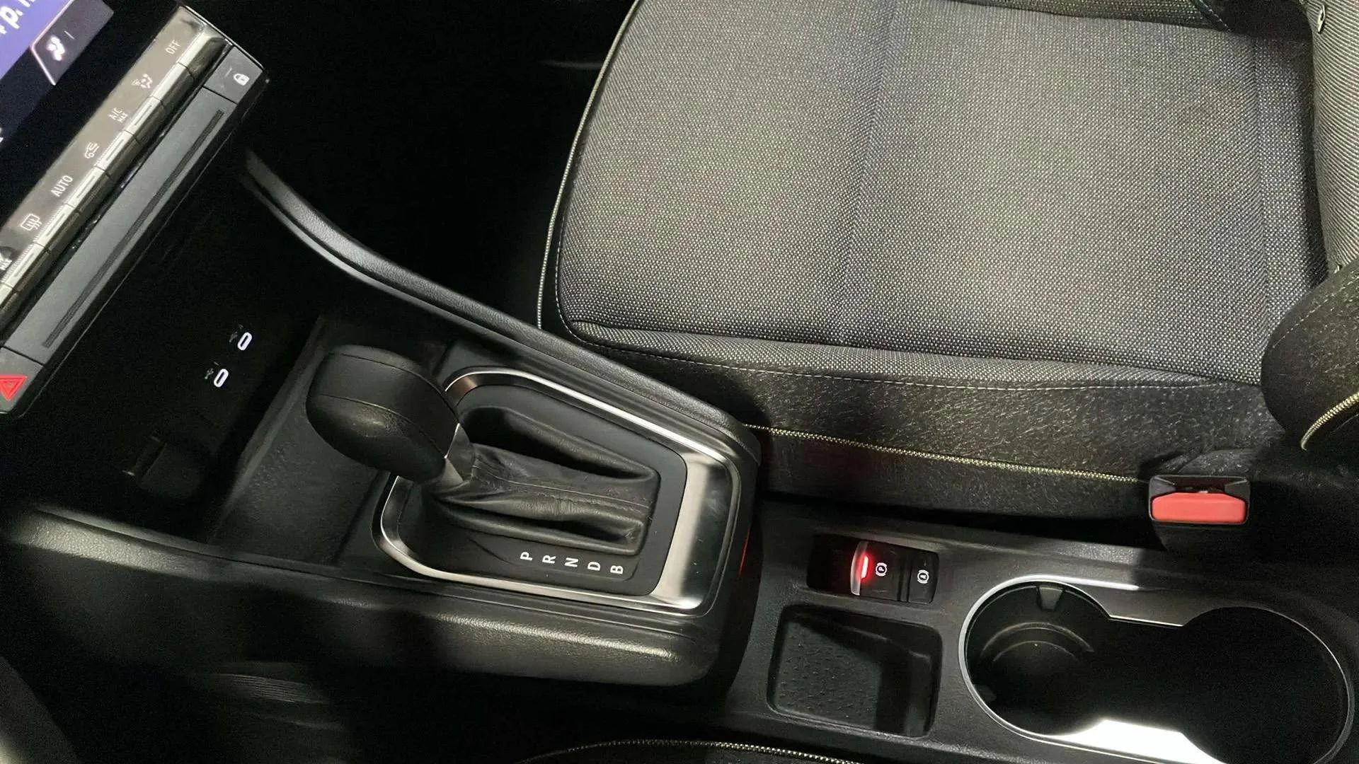 Renault Captur techno E-Tech full hybr. - foto 22