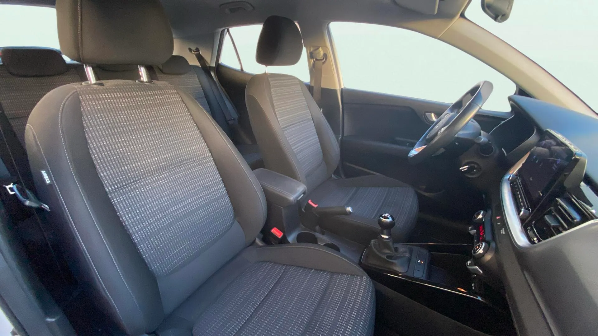 Kia Stonic 1.0 T-GDi MHEV iMT Concept - foto 9