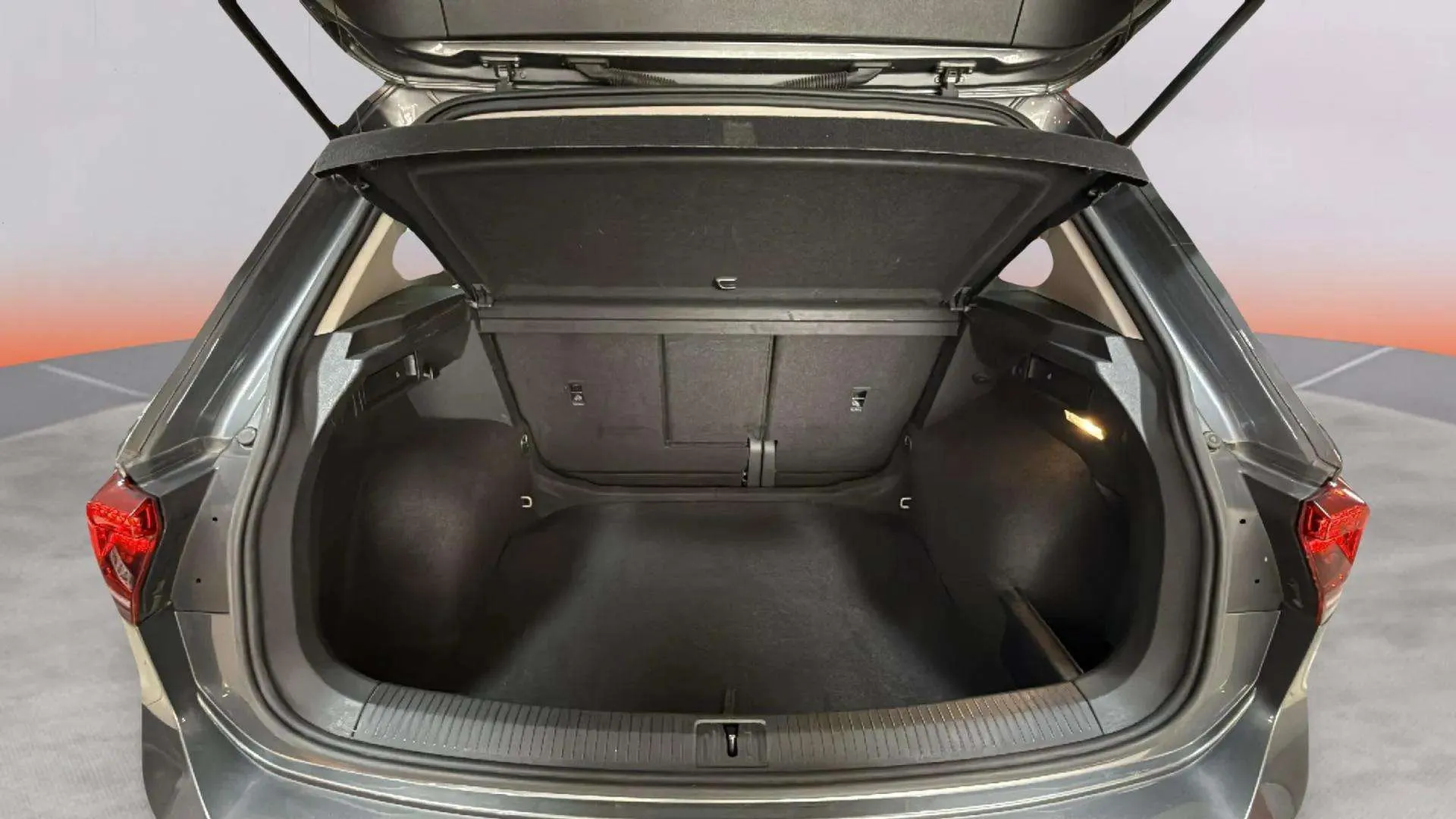 Volkswagen Tiguan R-Line 1.5 TSI DSG - foto 14
