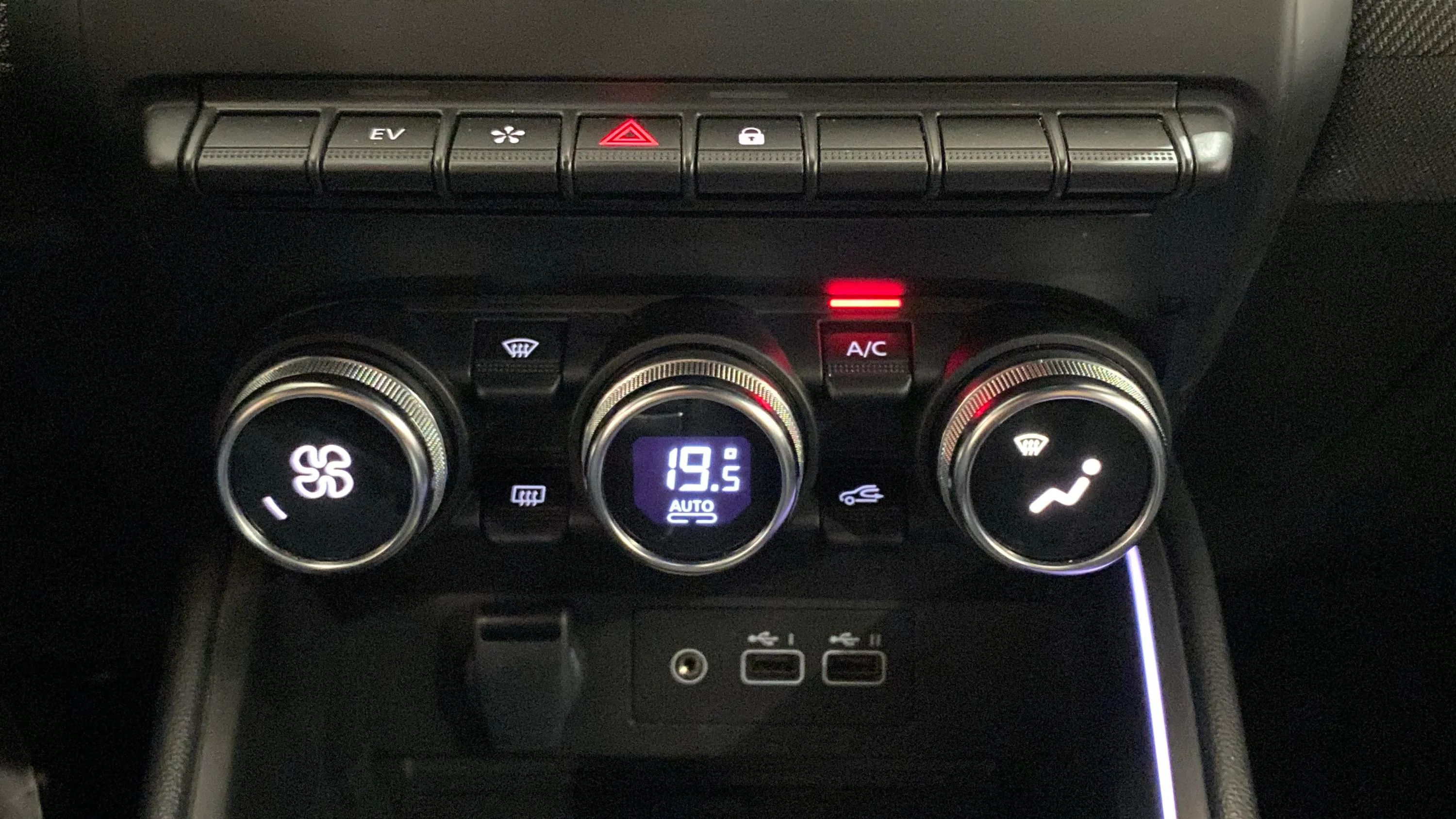 Renault Clio esprit Alpine E-Tech 145 - foto 27
