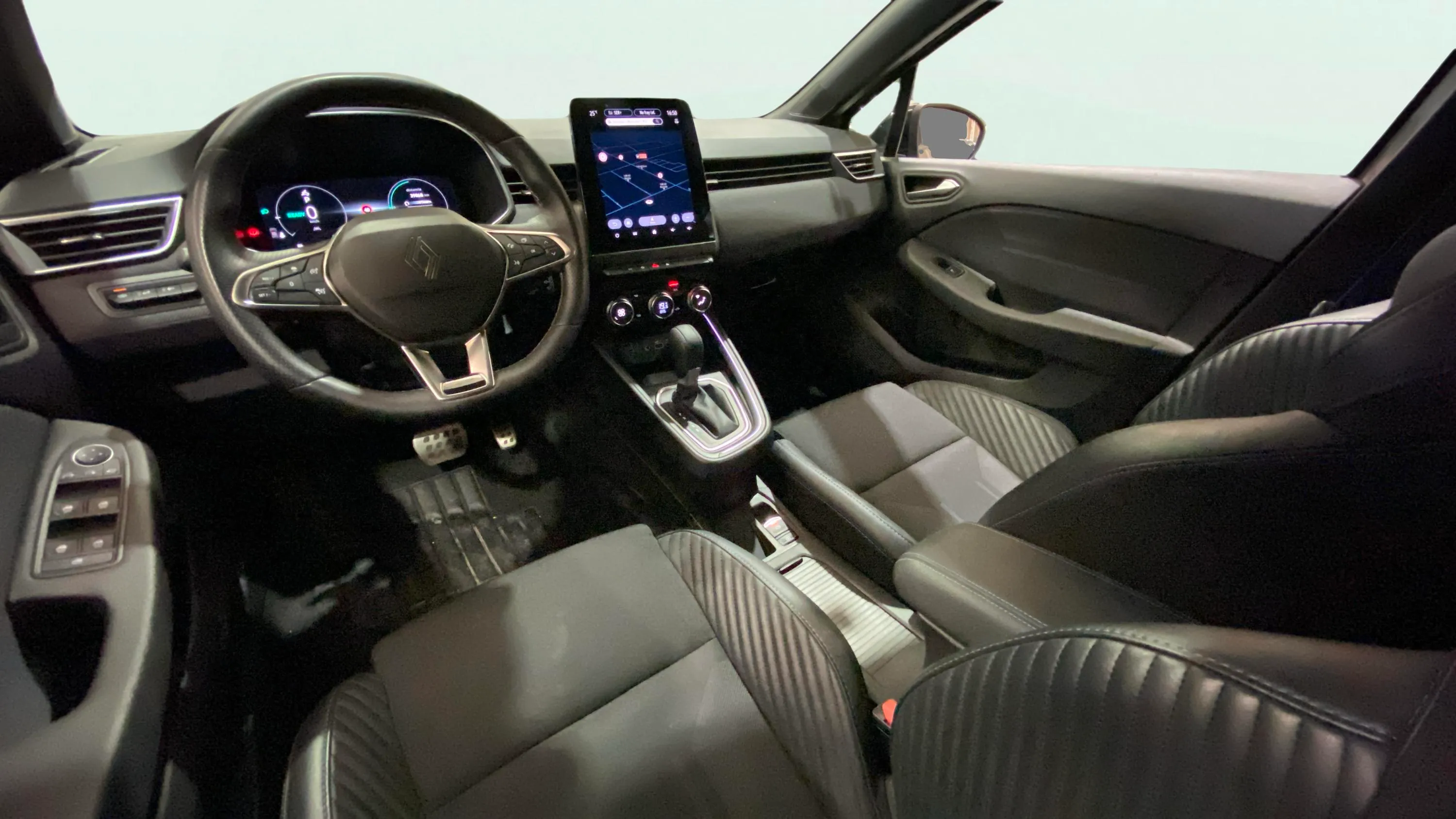 Renault Clio esprit Alpine E-Tech 145 - foto 29