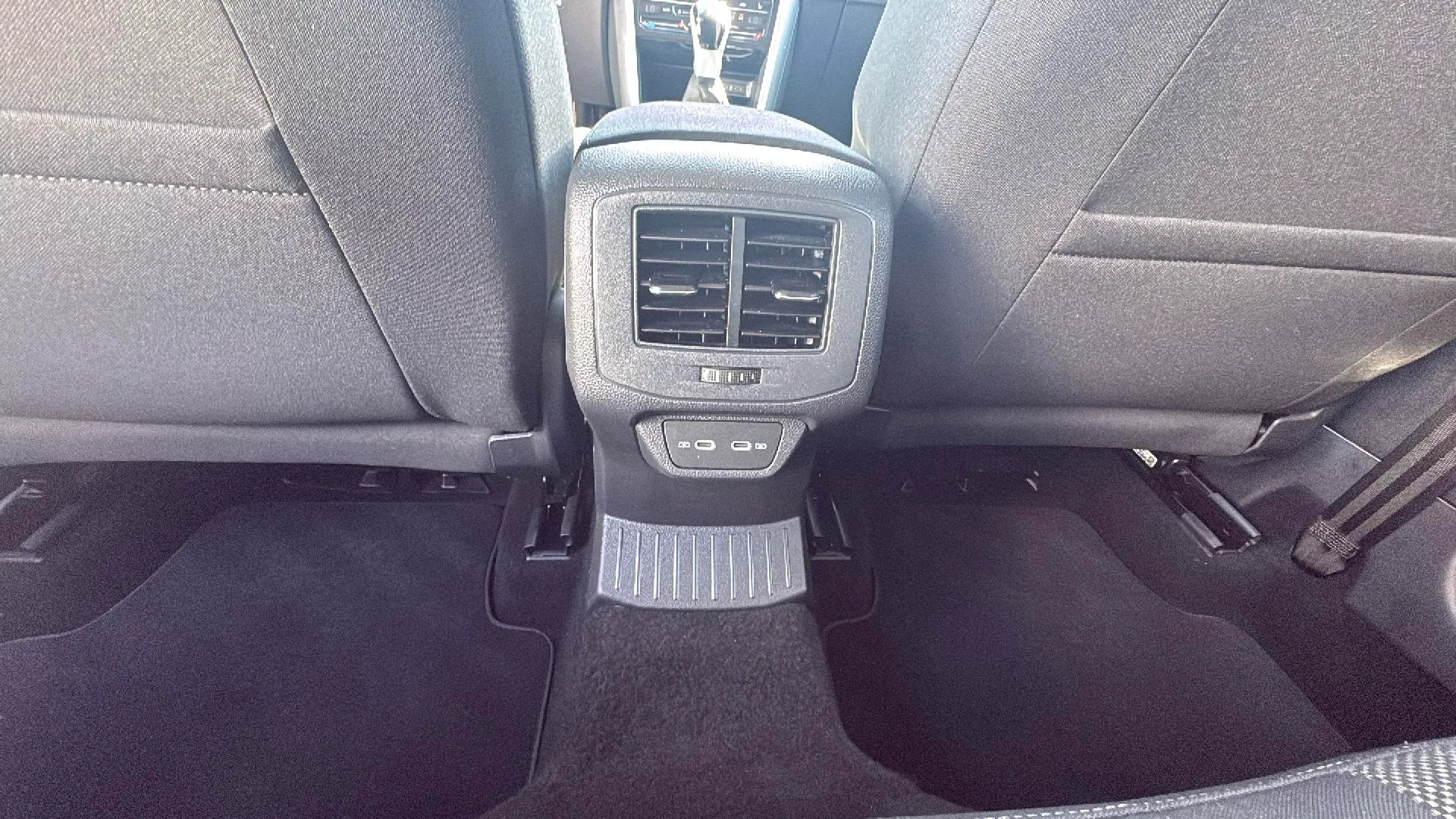 Volkswagen T-Roc Life 1.0 TSI - foto 27
