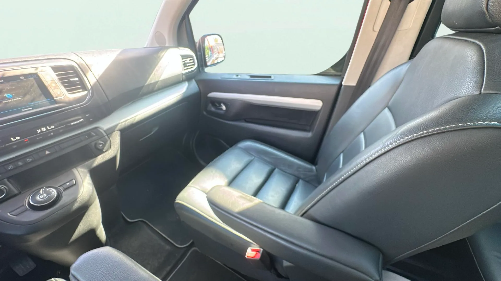 Peugeot Traveller Active 2.0 BlueHDi EAT6 Long - foto 11