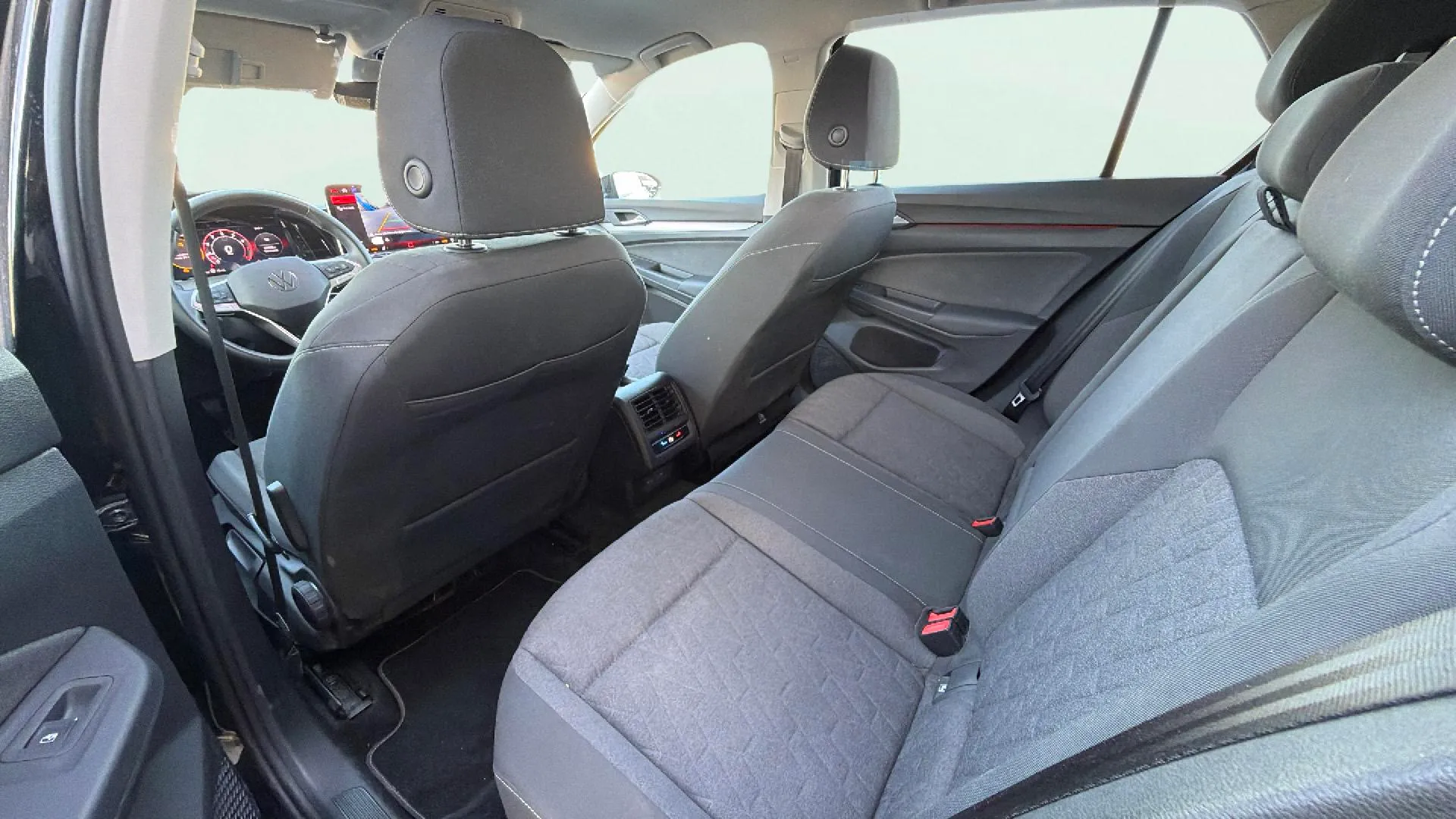 Volkswagen Golf 1.5 TSI - foto 23