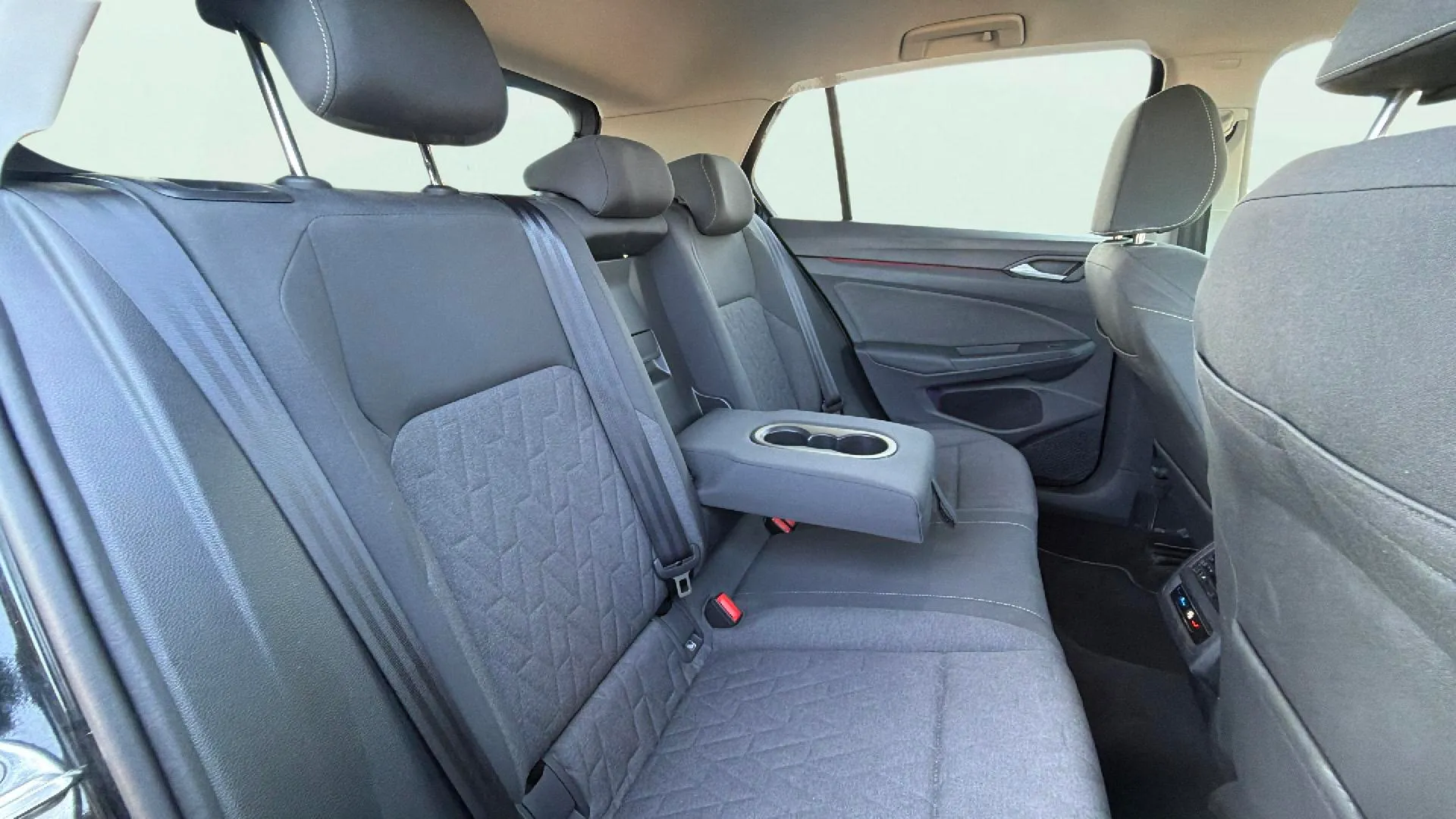 Volkswagen Golf 1.5 TSI - foto 25
