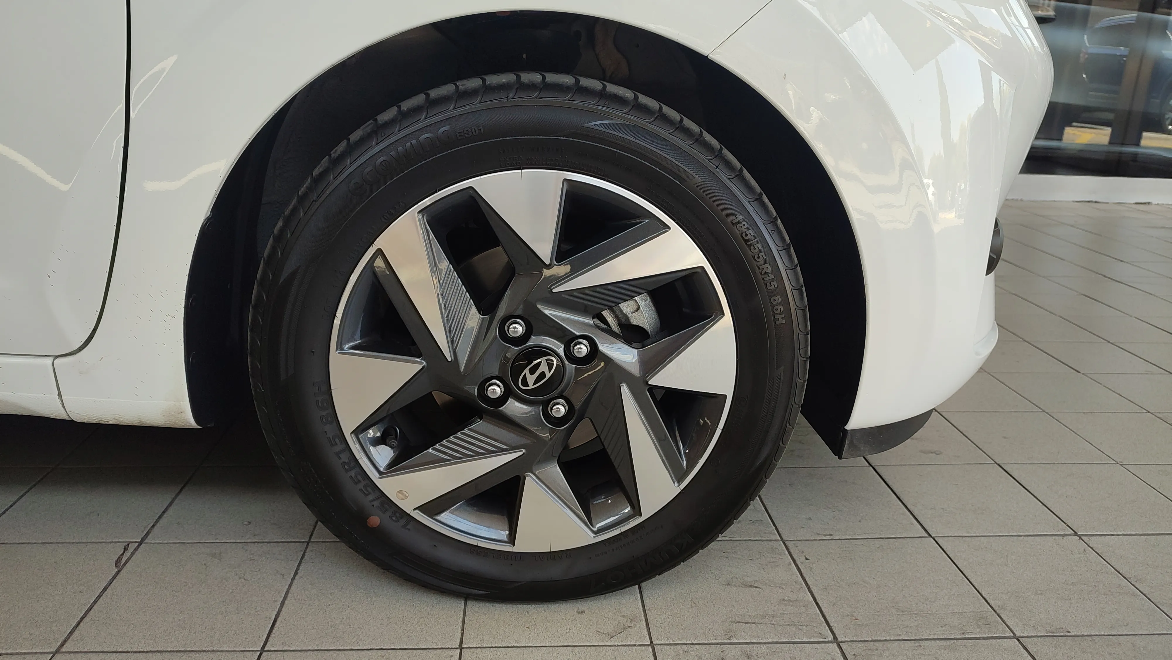Hyundai i10 1.0 Essence - foto 9