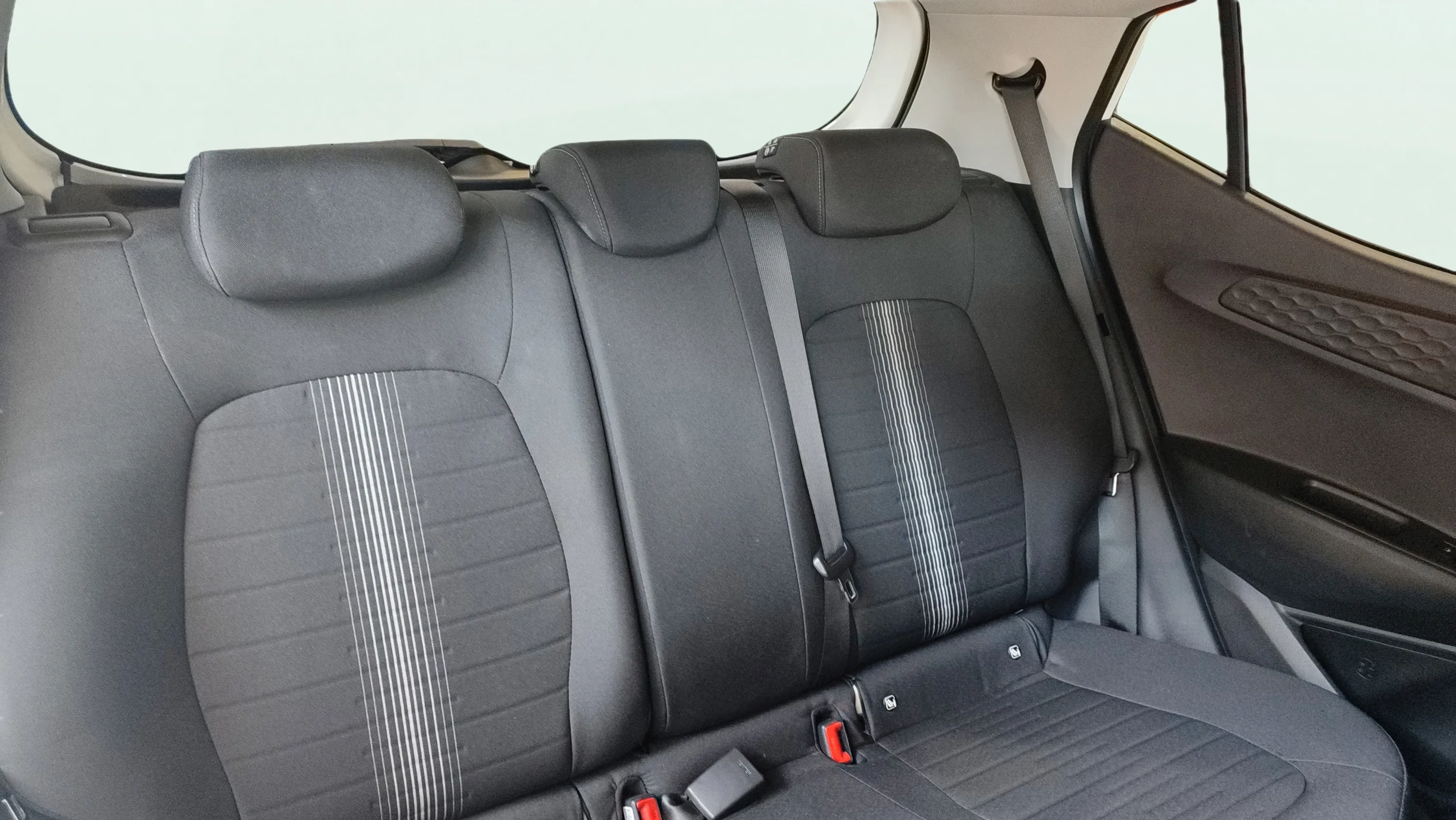 Hyundai i10 1.0 Essence - foto 19