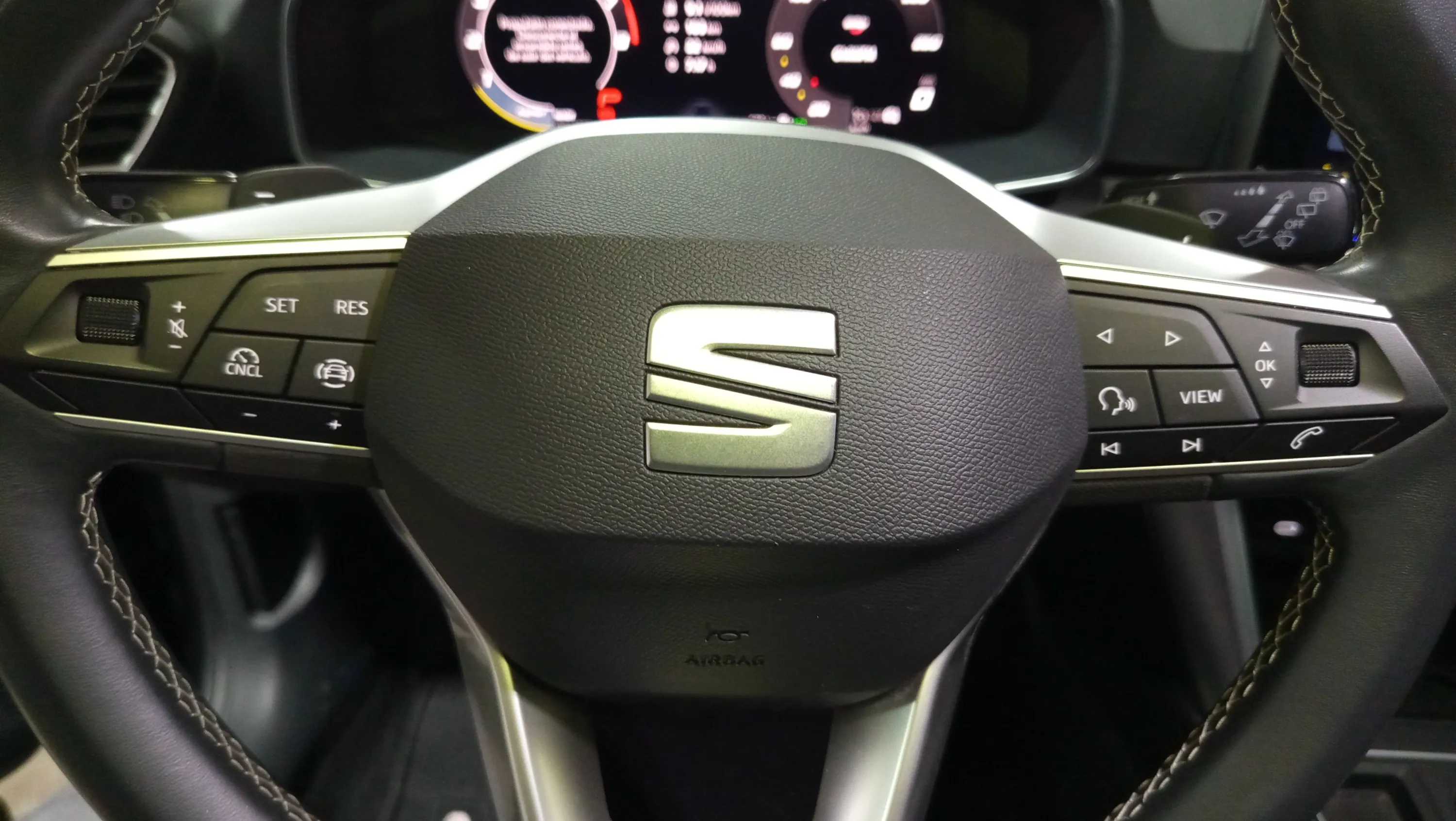 SEAT León 1.5 eTSI DSG Style 25 Aniversario - foto 23