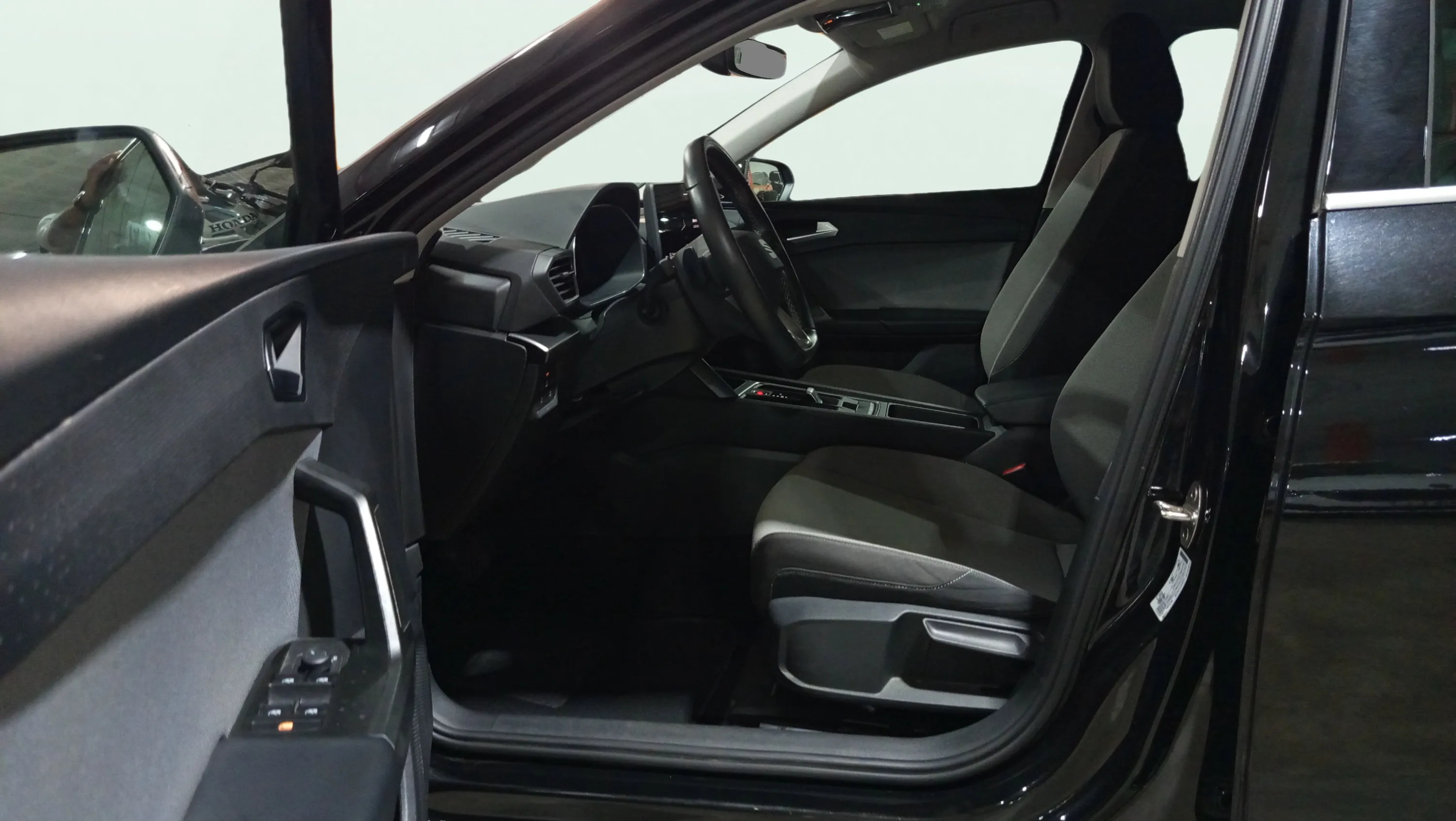 SEAT León 1.5 eTSI DSG Style 25 Aniversario - foto 14