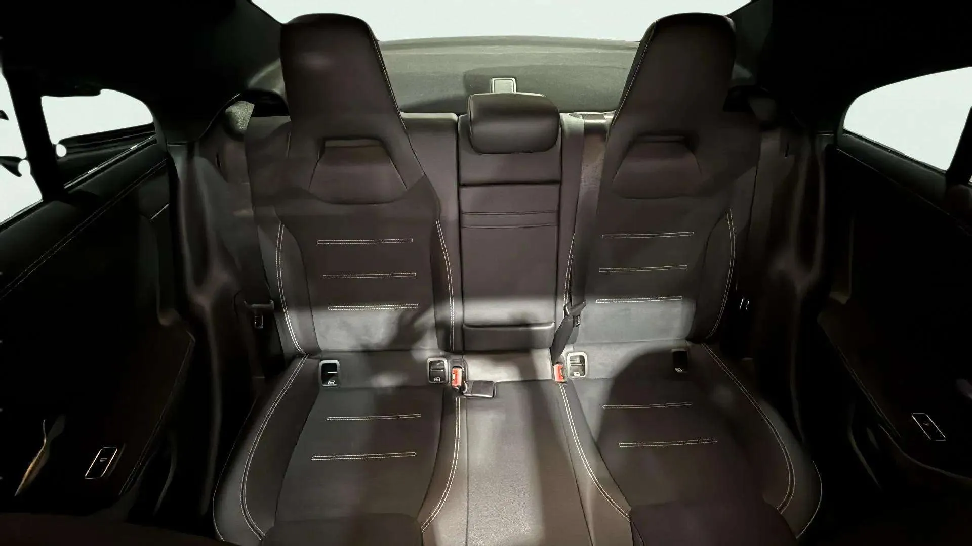 Mercedes-Benz CLA 200 D DCT - foto 15