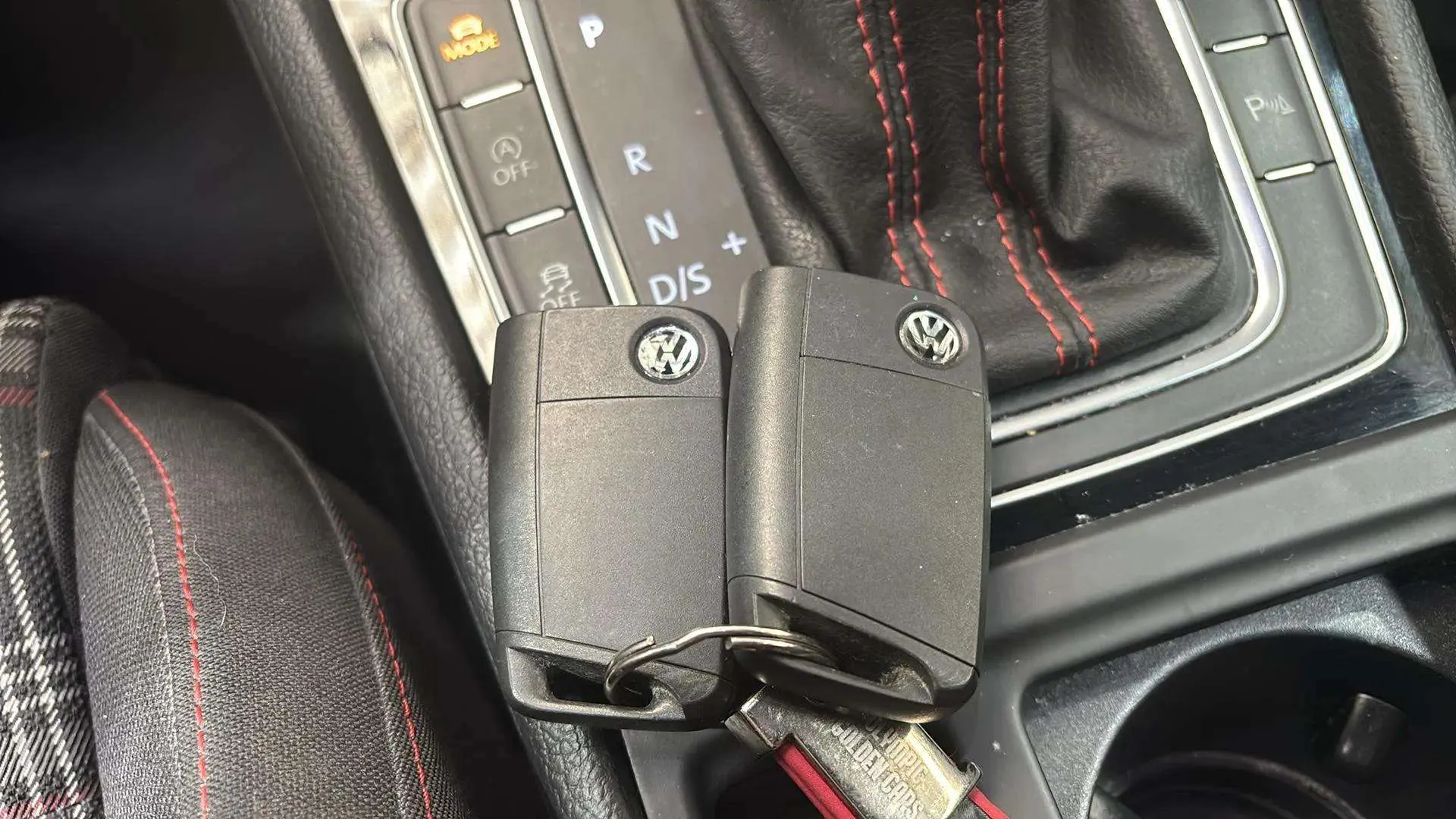 Volkswagen Golf GTI Performance 2.0 TSI DSG - foto 26