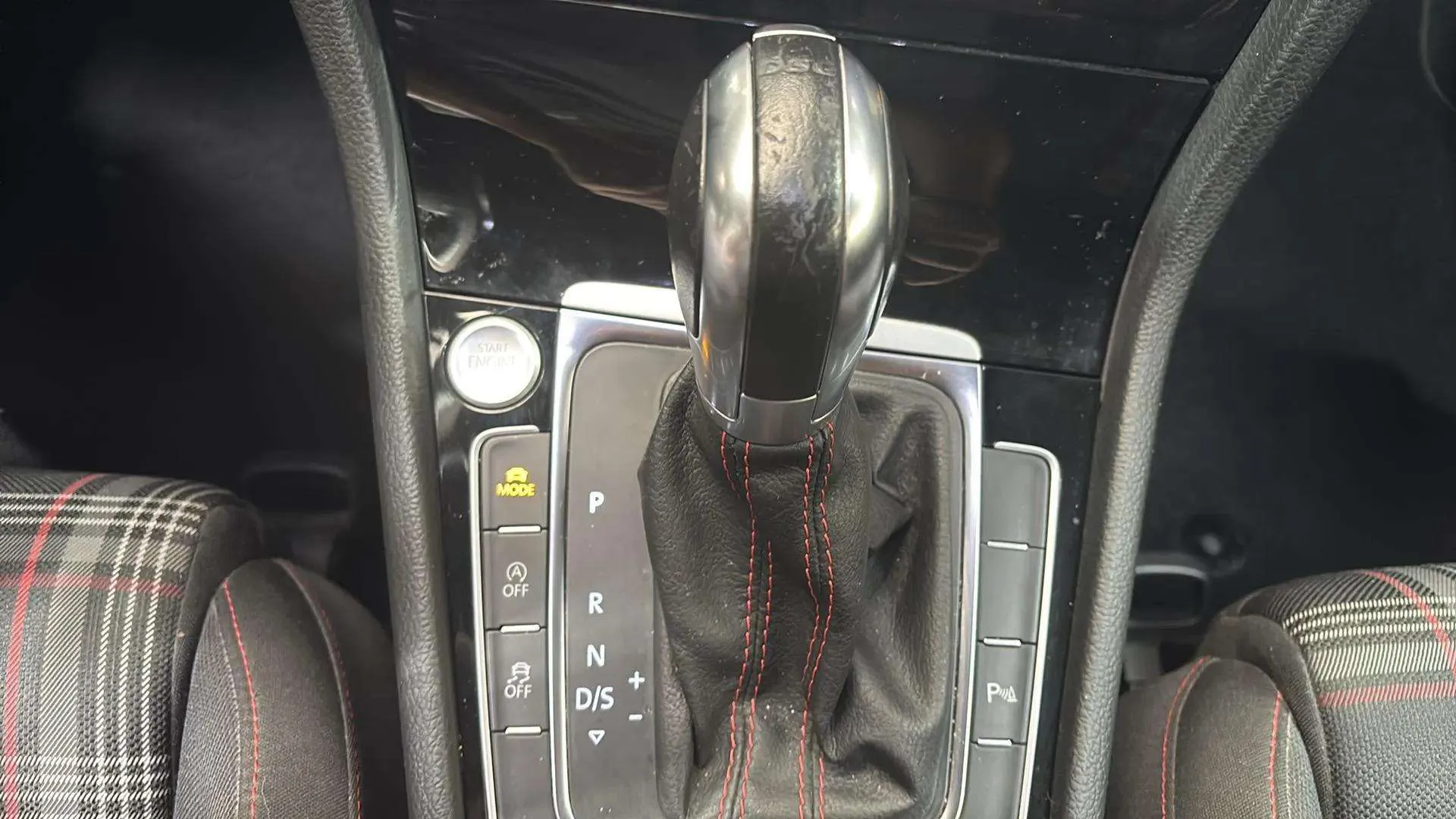 Volkswagen Golf GTI Performance 2.0 TSI DSG - foto 16