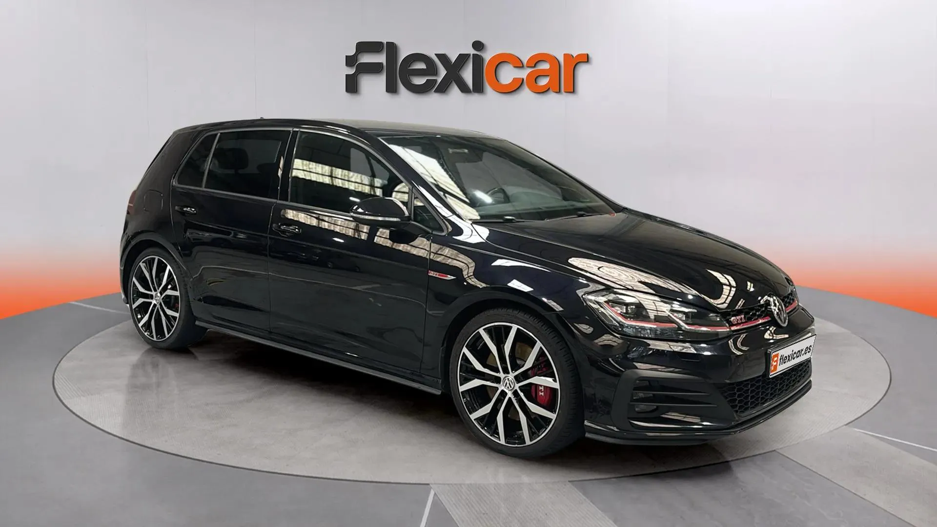 Volkswagen Golf GTI Performance 2.0 TSI DSG - foto 1