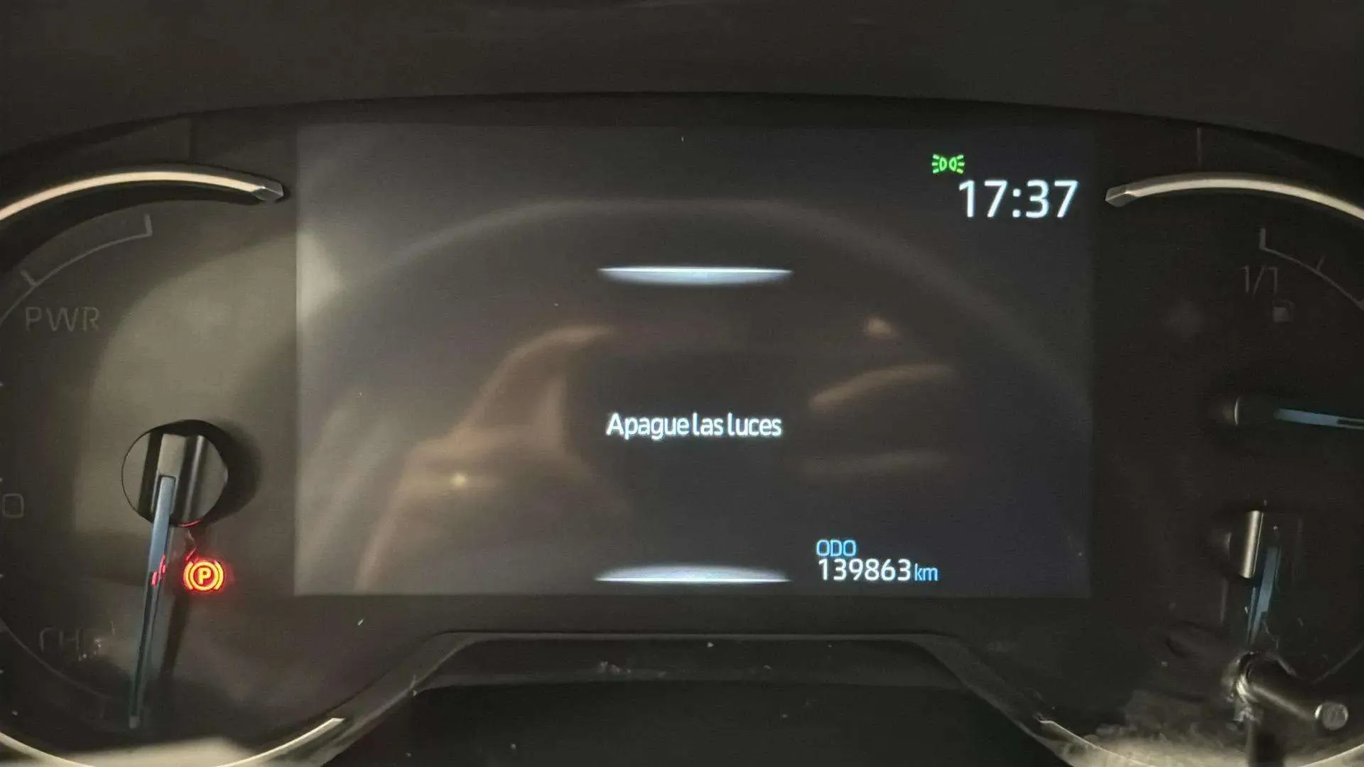 Toyota RAV4 2.5l 220H Advance - foto 14