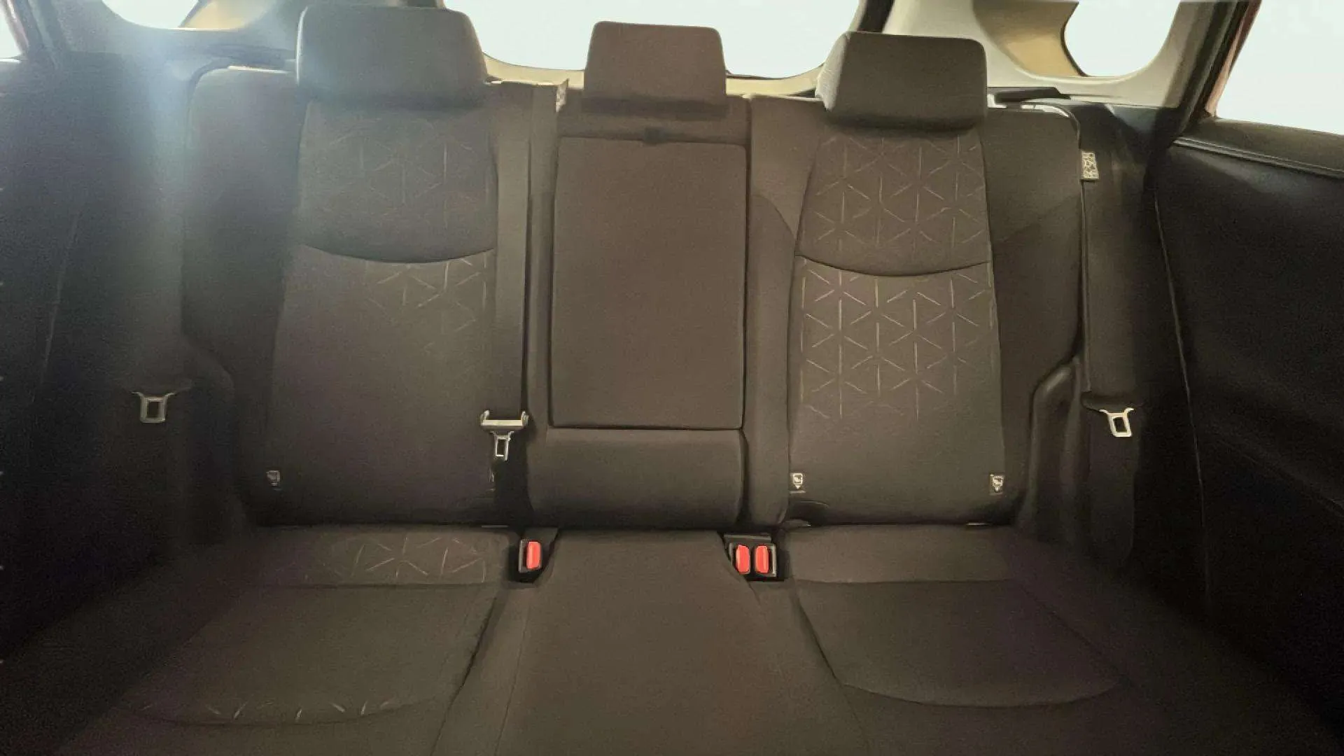 Toyota RAV4 2.5l 220H Advance - foto 17