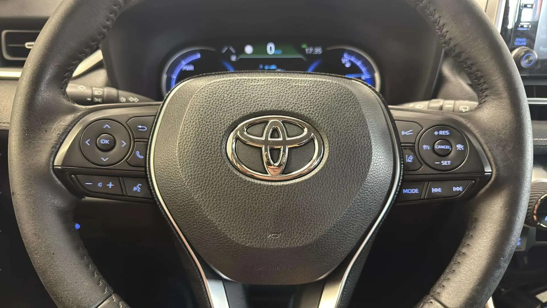 Toyota RAV4 2.5l 220H Advance - foto 13