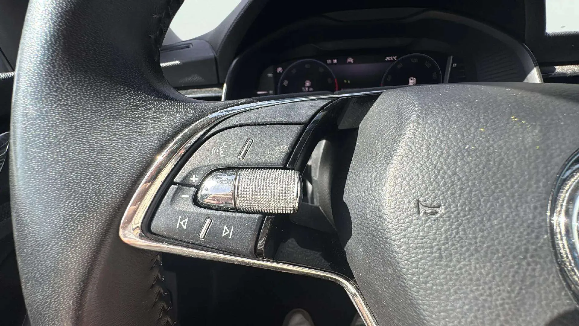 Škoda Kamiq 1.5 TSI Ambition - foto 20
