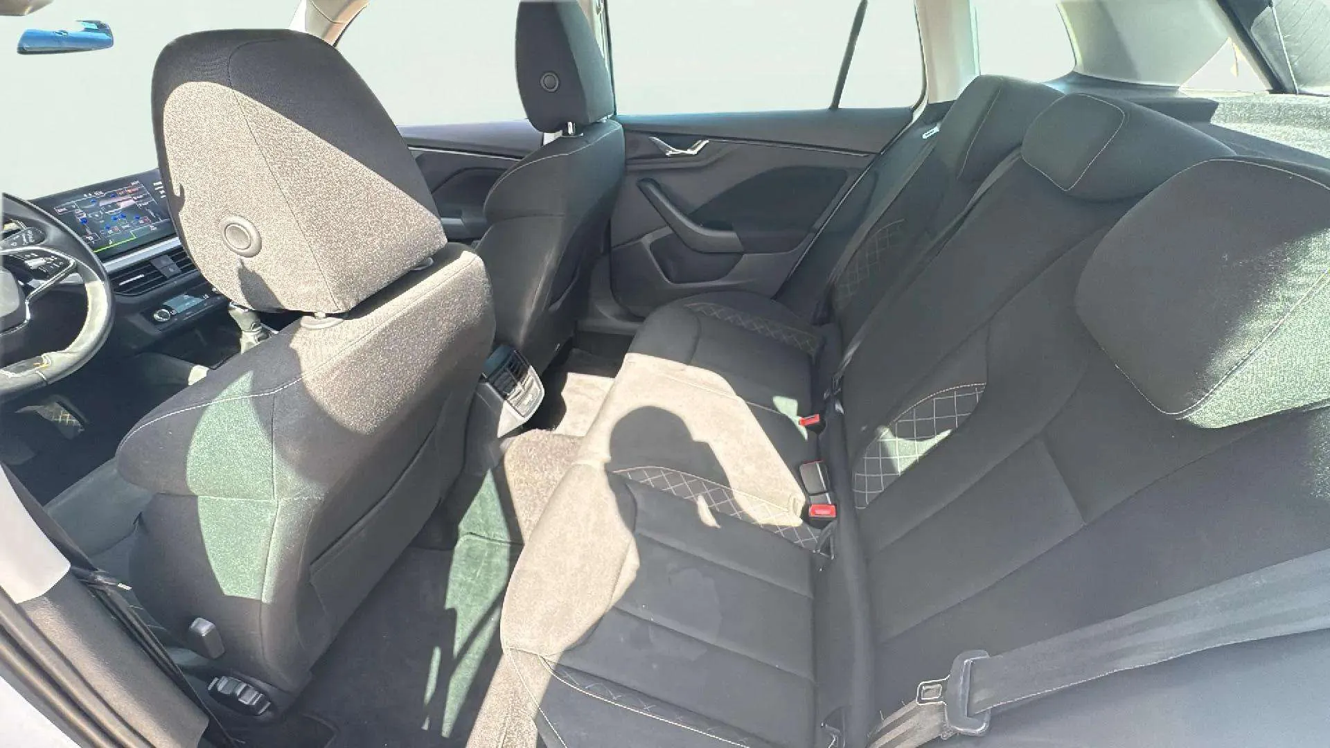 Škoda Kamiq 1.5 TSI Ambition - foto 21