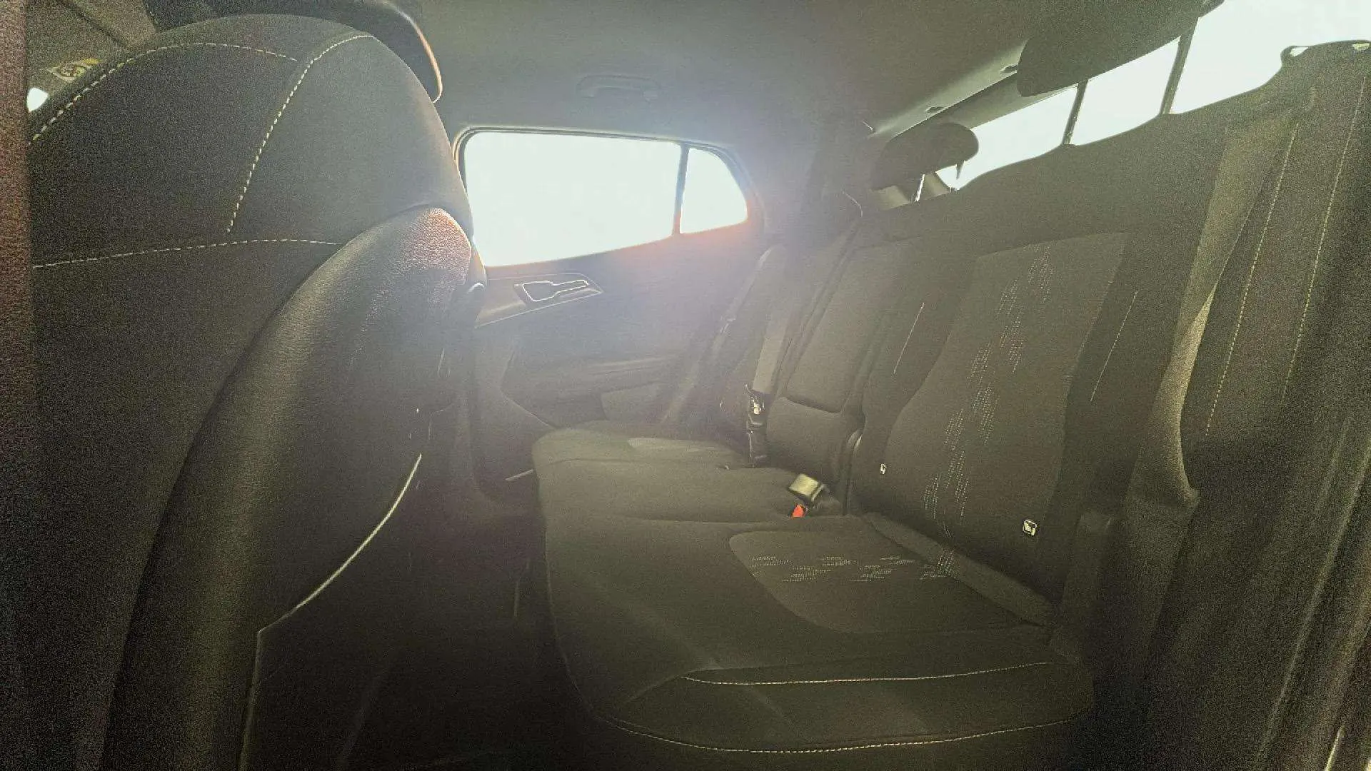 Kia Sportage 1.6 T-GDi HEV Drive 4x2 - foto 16