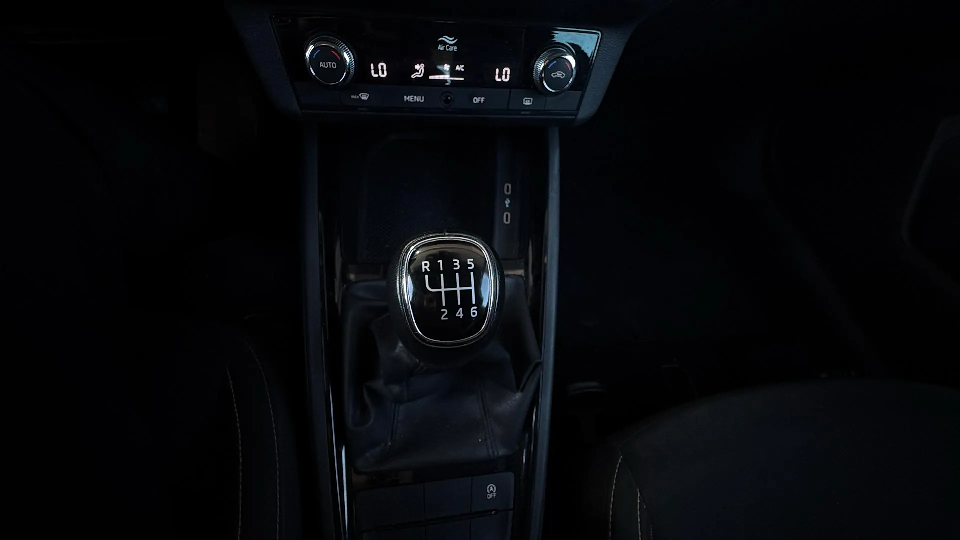 Škoda Kamiq 1.5 TSI DSG Ambition - foto 26