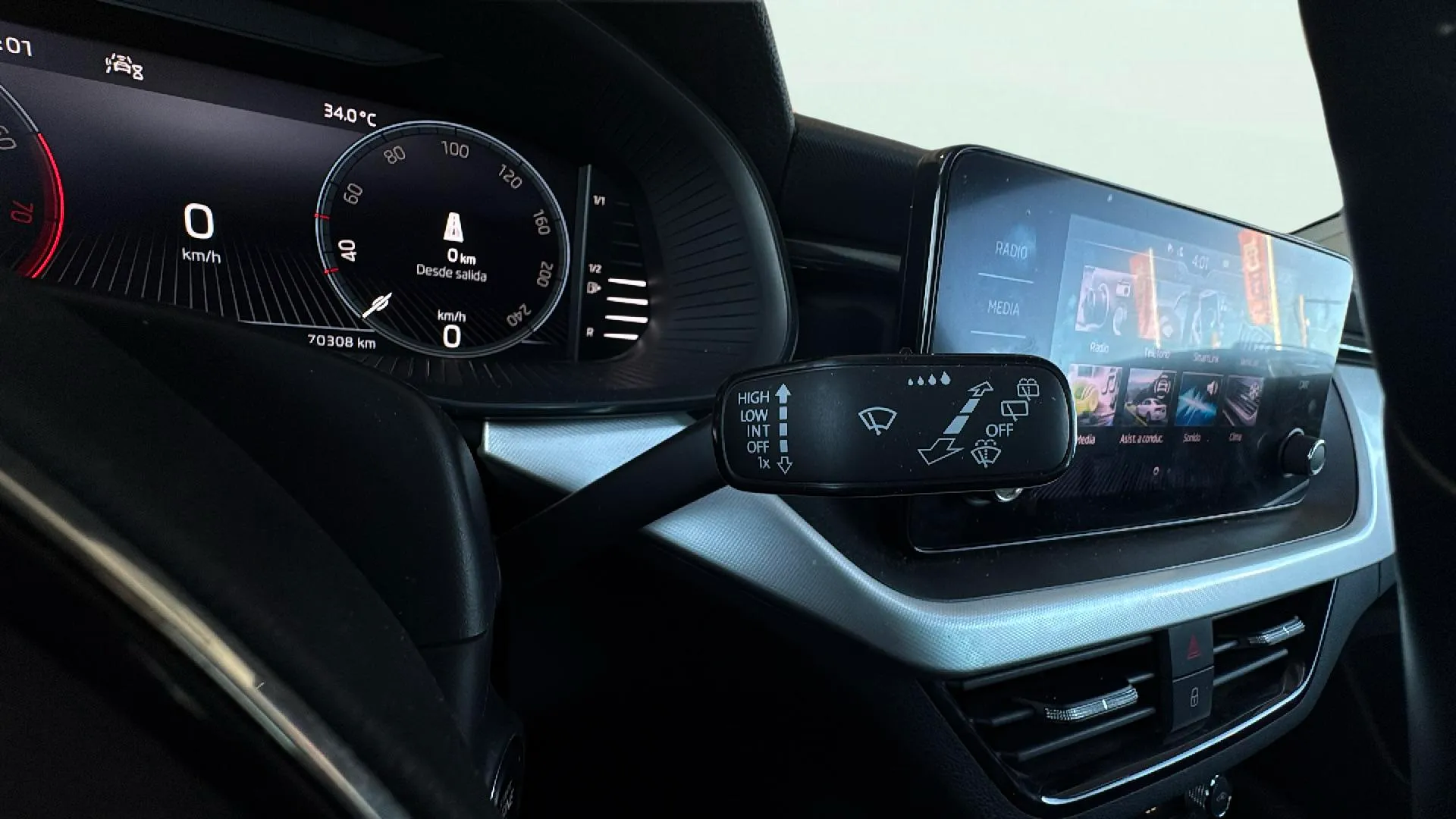 Škoda Kamiq 1.5 TSI DSG Ambition - foto 28