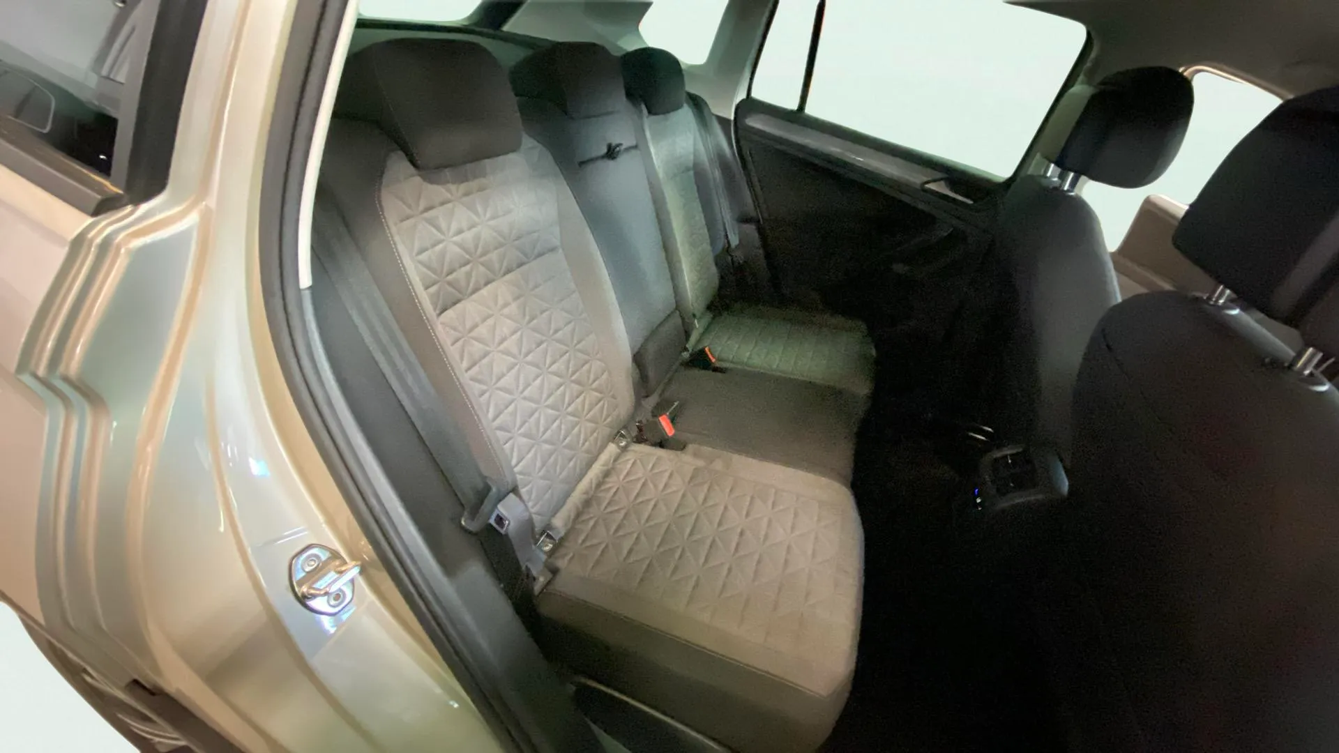 Volkswagen Tiguan Life 2.0 TDI DSG - foto 15
