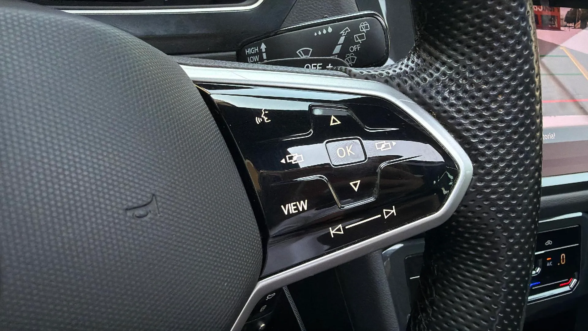 Volkswagen Tiguan R-Line 1.5 TSI DSG - foto 18
