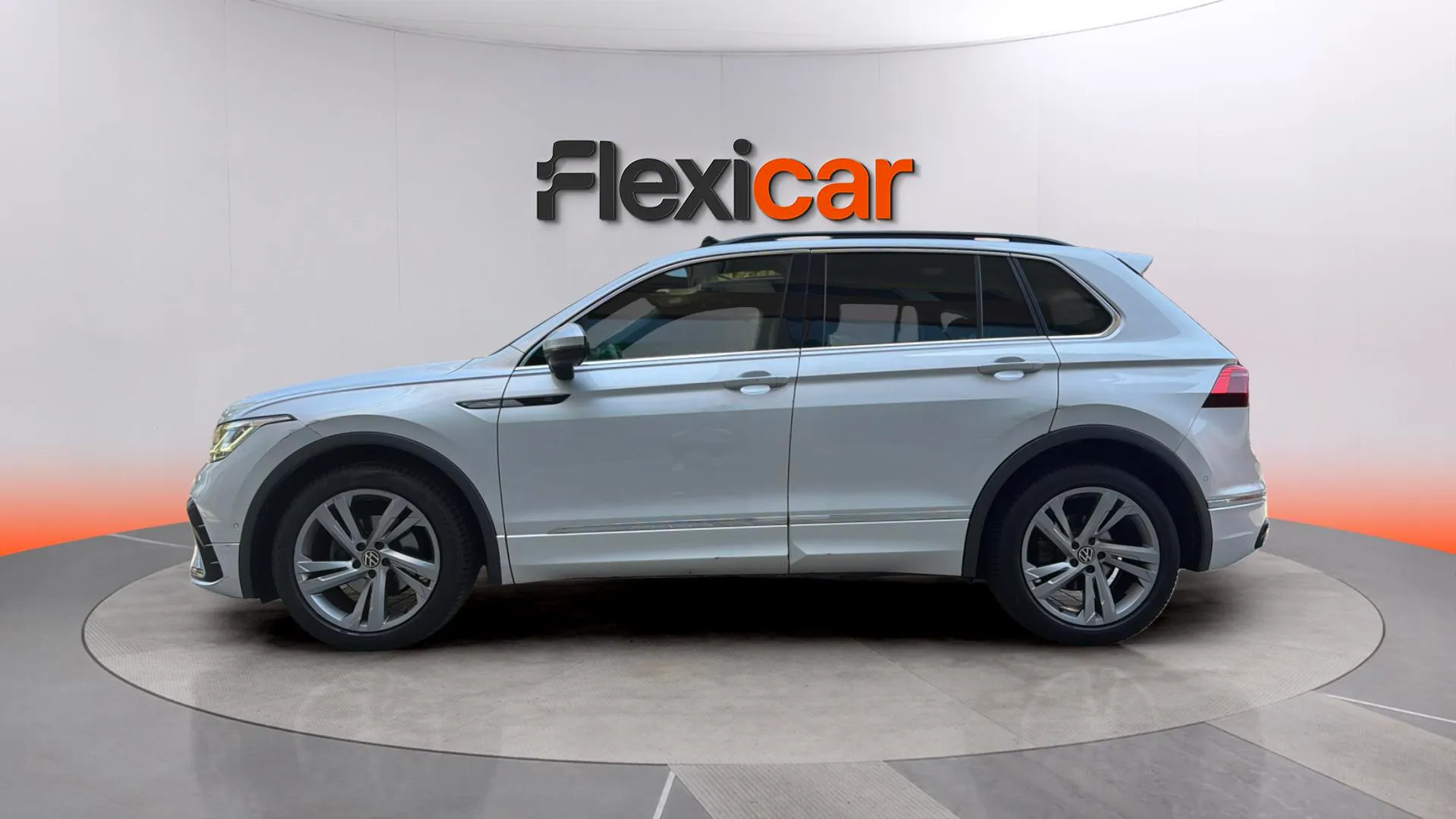 Volkswagen Tiguan R-Line 1.5 TSI DSG - foto 3