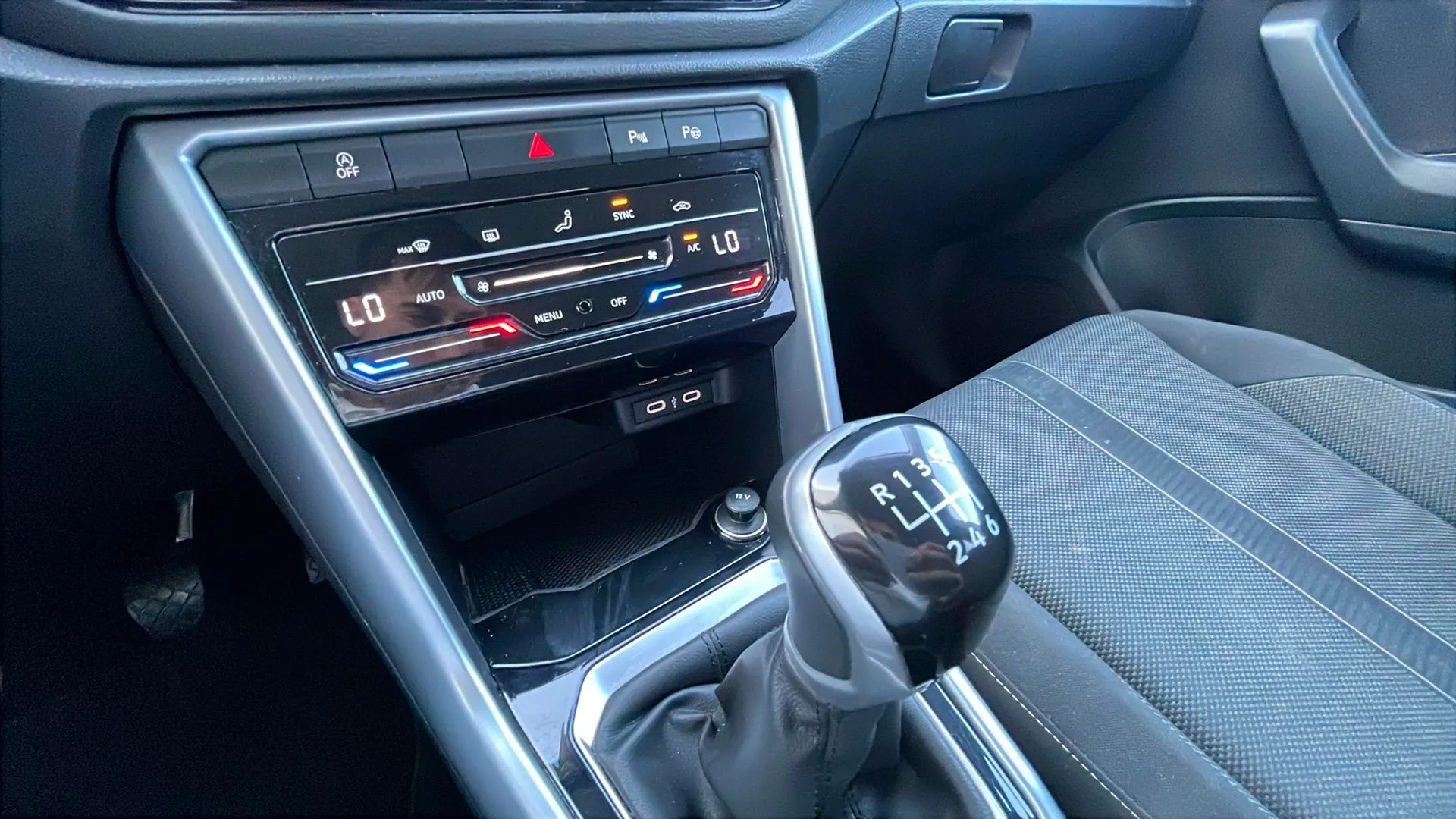 Volkswagen T-Roc Life 1.0 TSI - foto 19