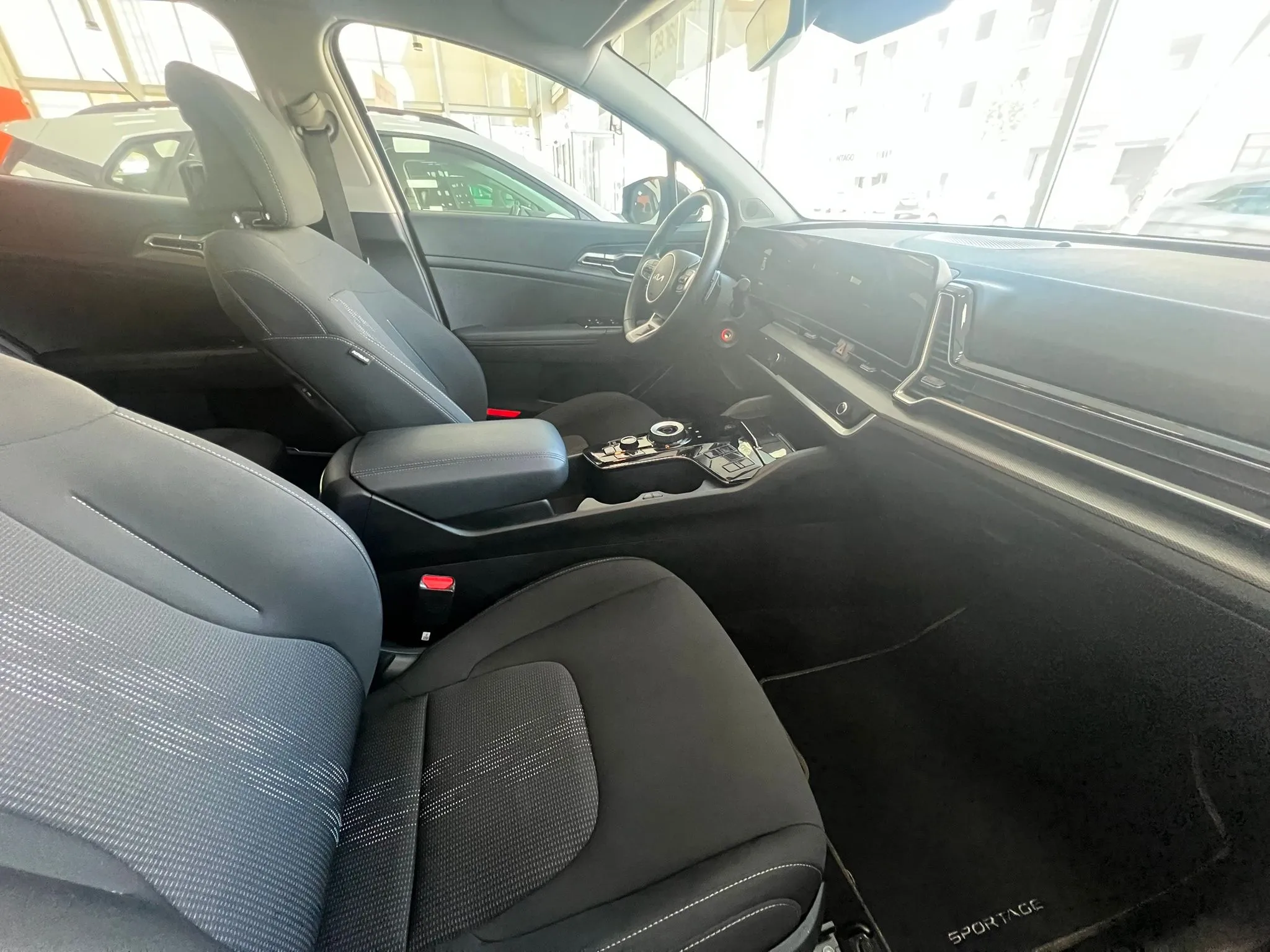 Kia Sportage 1.6 T-GDi MHEV Tech 4x2 DCT - foto 11