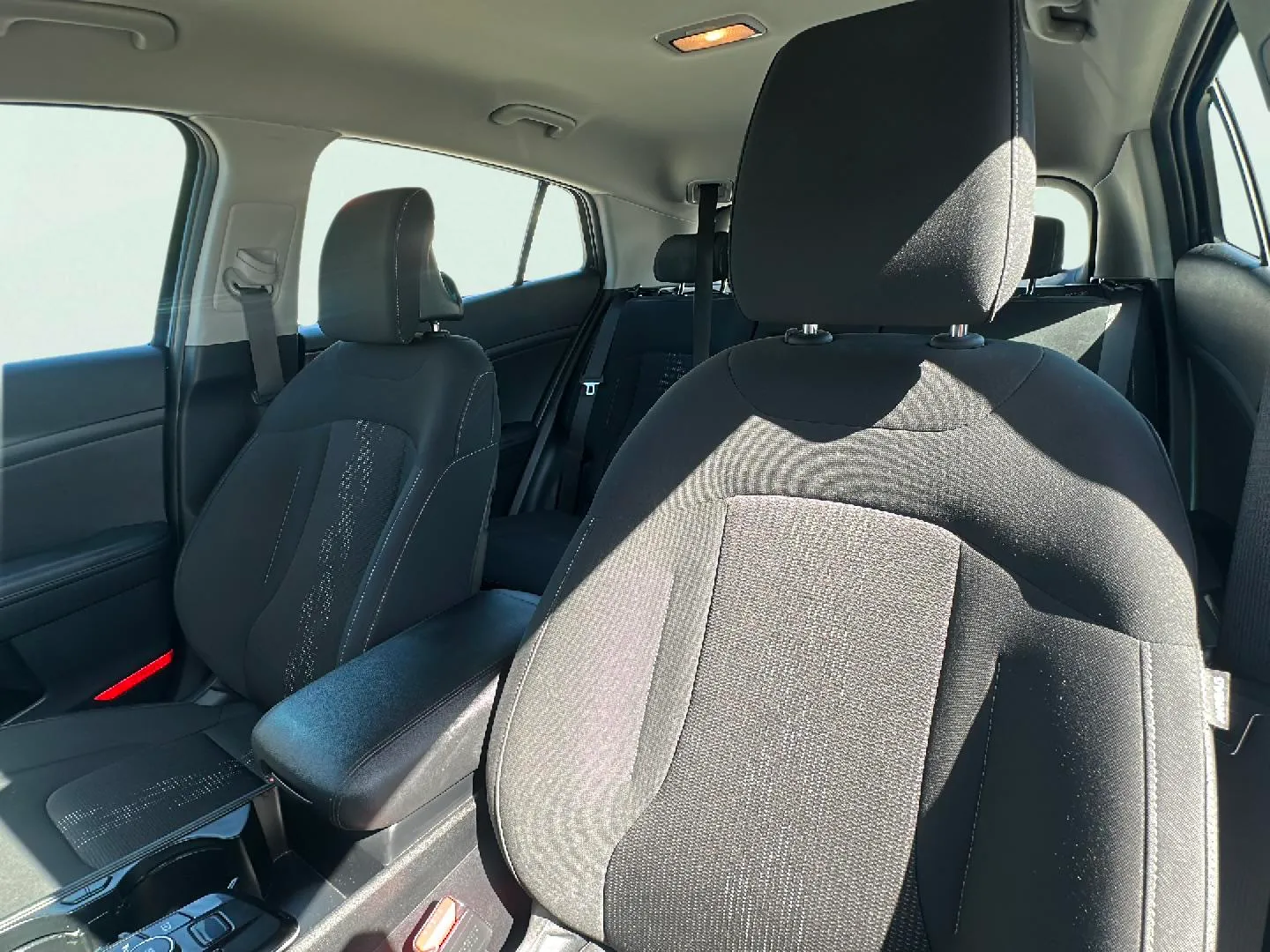 Kia Sportage 1.6 T-GDi HEV Drive 4x2 - foto 31