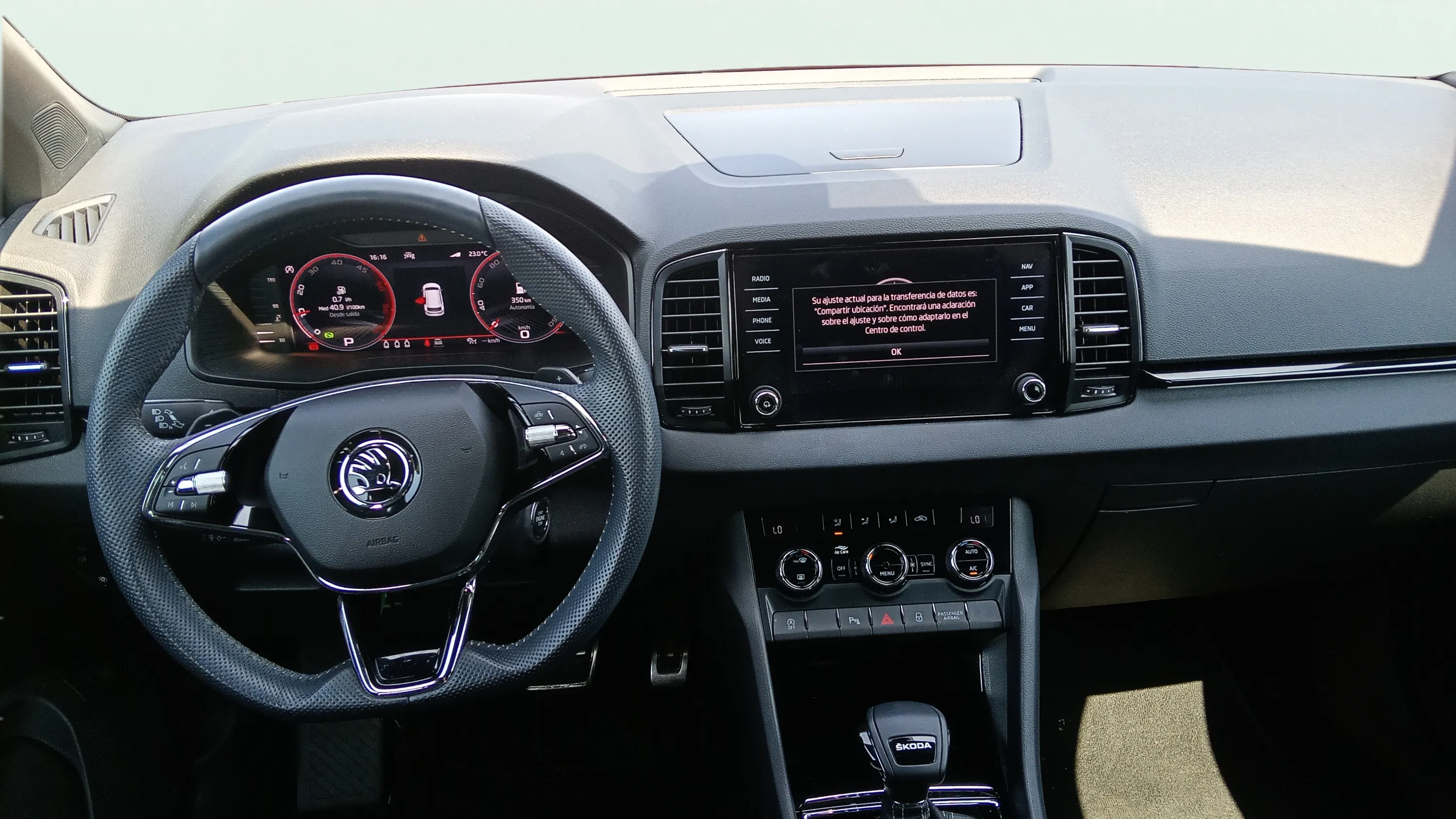 Škoda Karoq 2.0 TDI DSG Sportline - foto 10