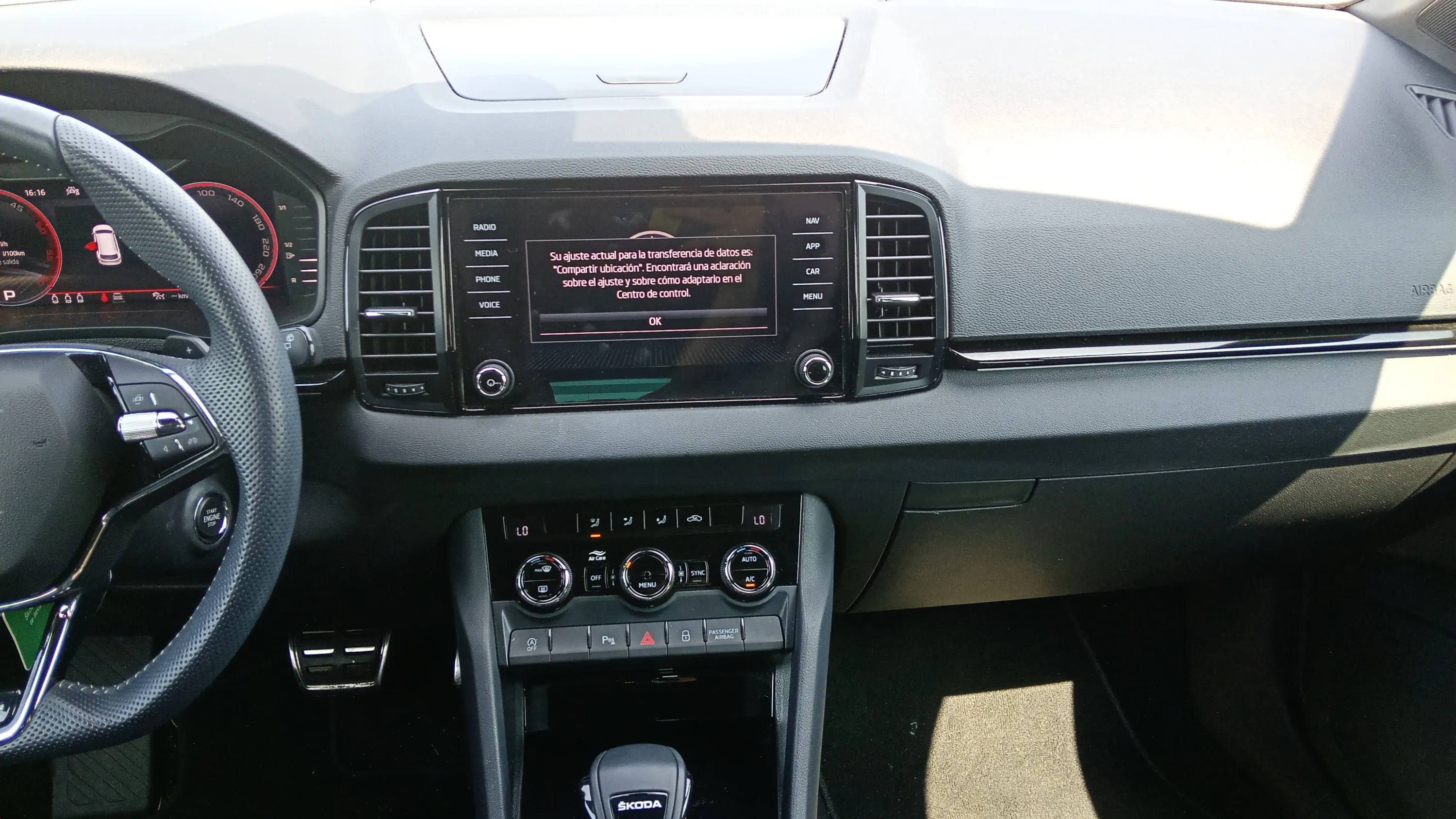 Škoda Karoq 2.0 TDI DSG Sportline - foto 11