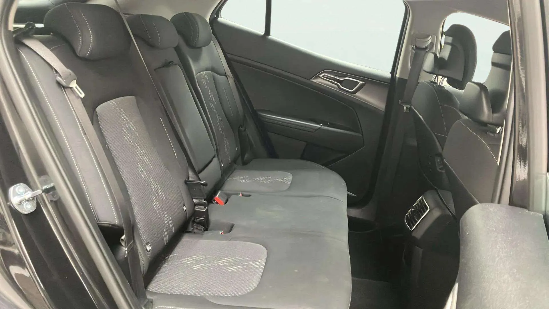Kia Sportage 1.6 T-GDi HEV Drive 4x2 - foto 14