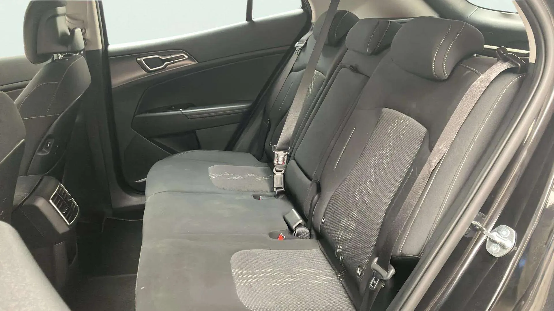 Kia Sportage 1.6 T-GDi HEV Drive 4x2 - foto 13