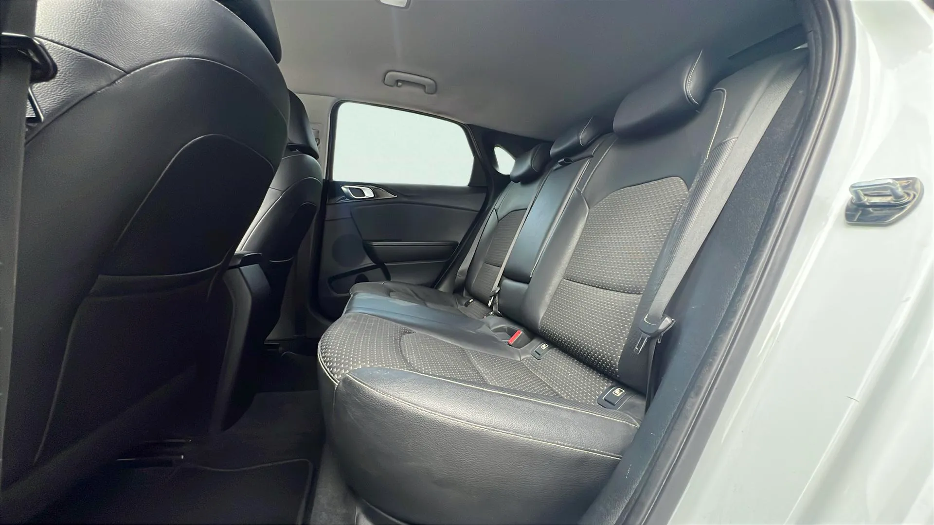 Kia Ceed 1.4 T-GDi GT Line - foto 21