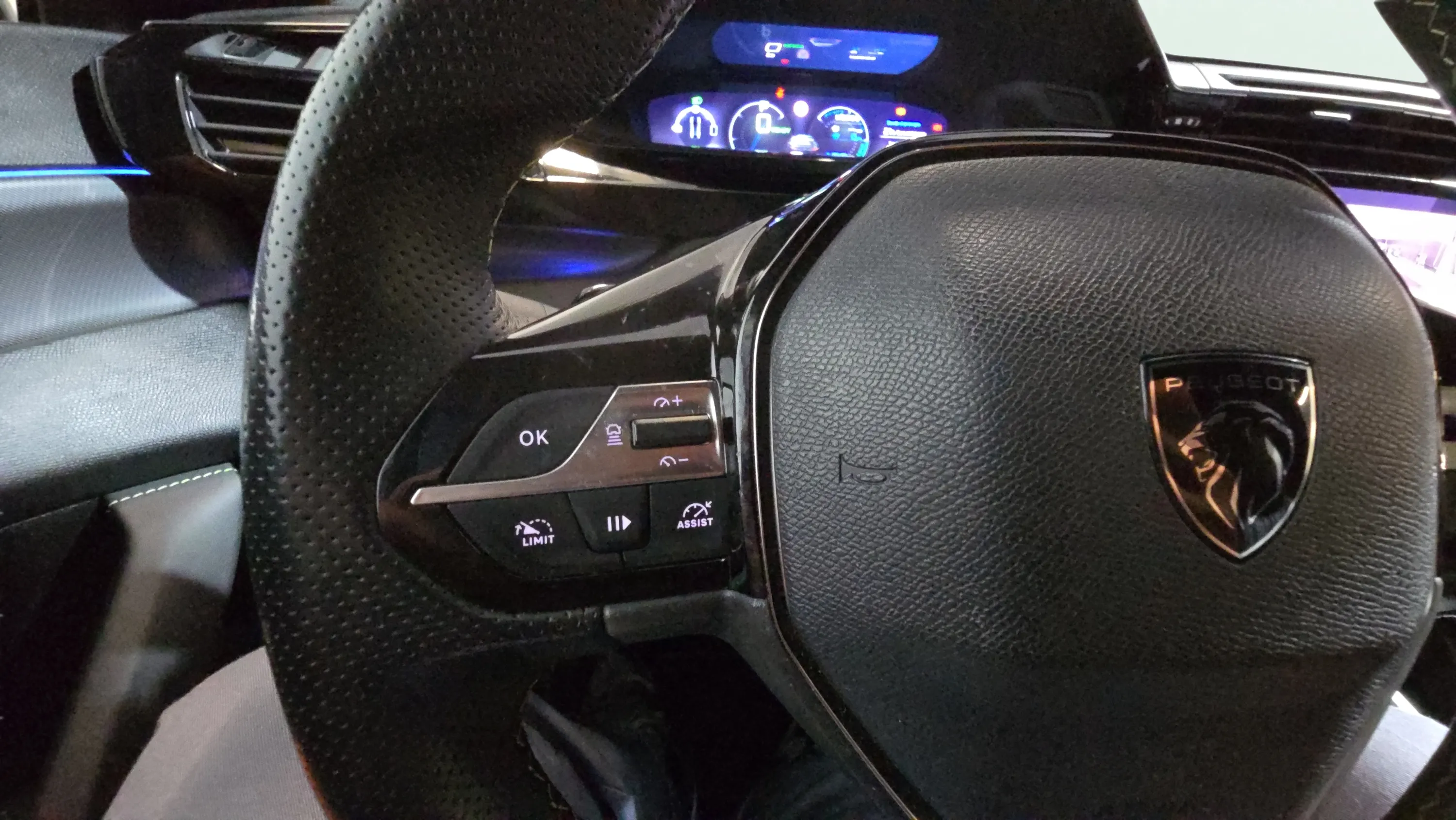 Peugeot 408 GT PHEV 225 e-EAT8 - foto 11