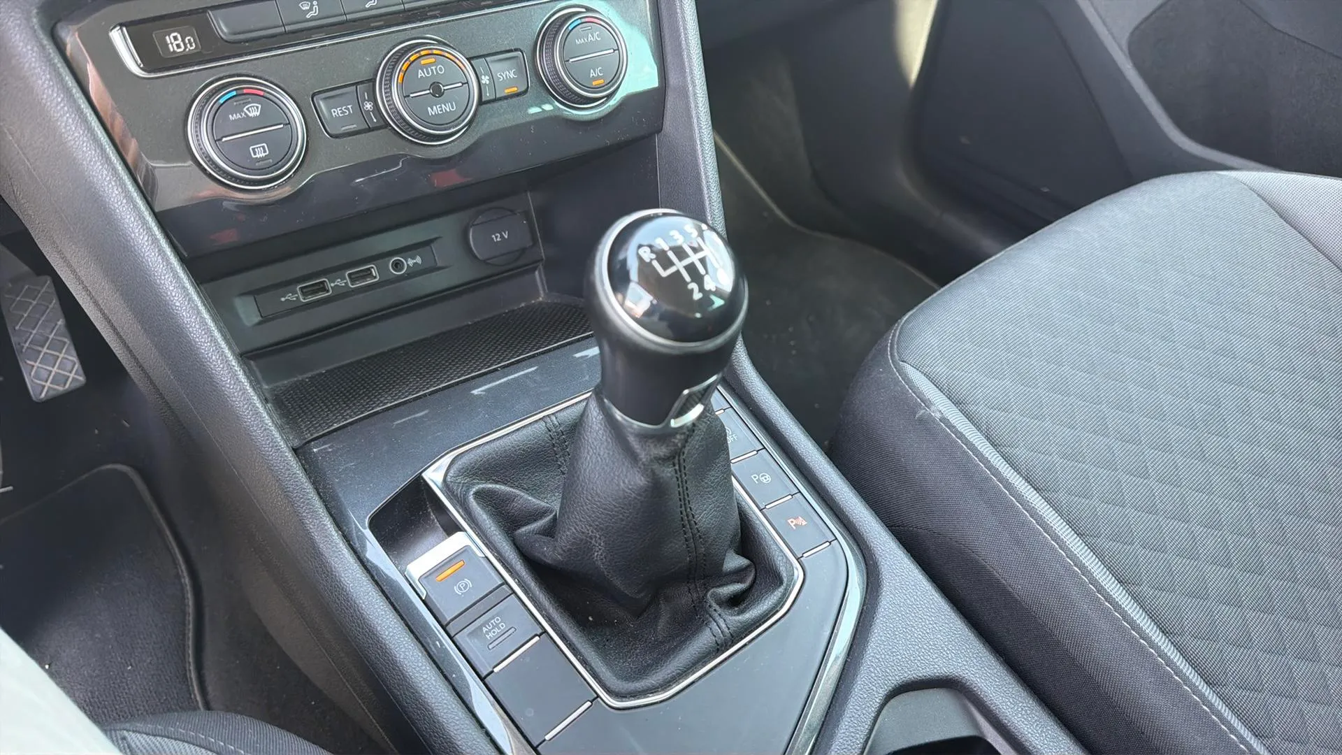 Volkswagen Tiguan Advance 1.5 TSI - foto 18