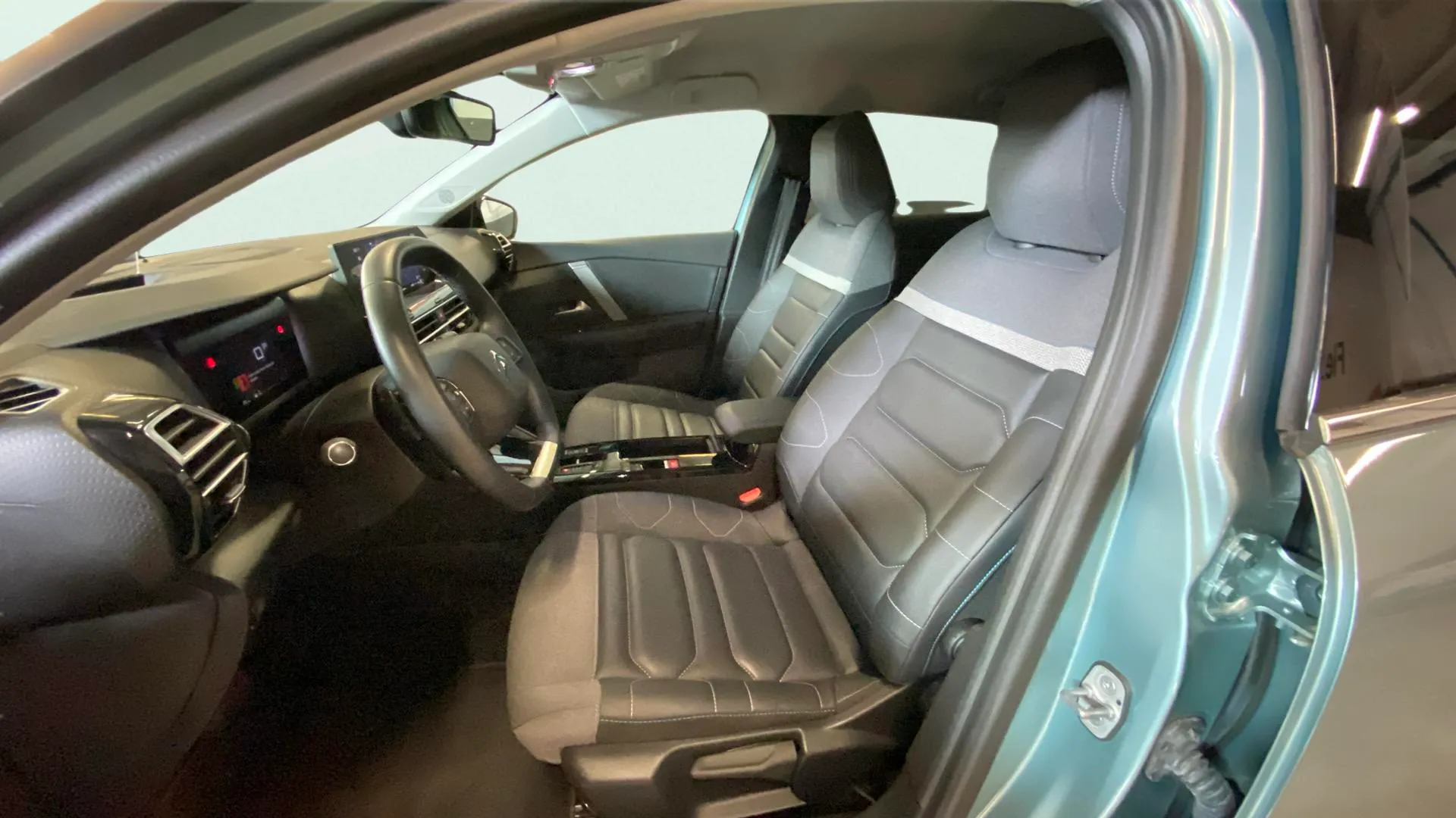 Citroën C4 PureTech 130 EAT8 Shine - foto 13