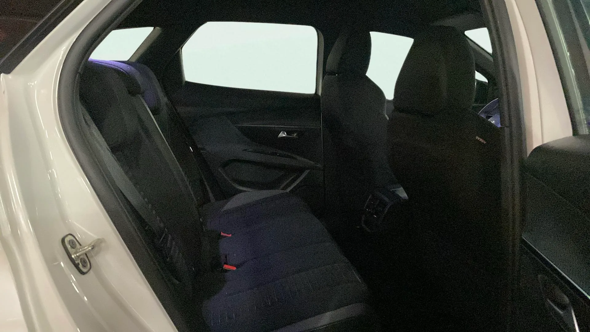 Peugeot 3008 1.5 BlueHDi Active Pack EAT8 - foto 28
